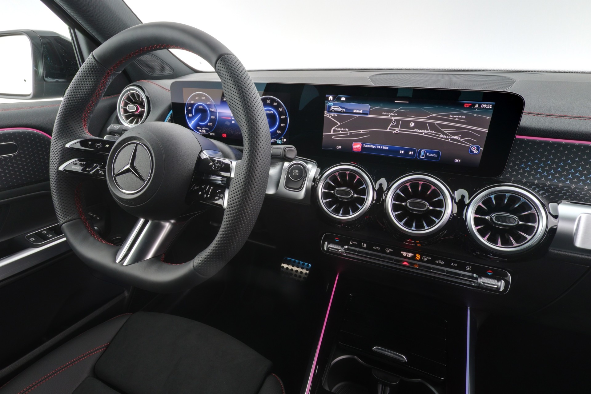 Mercedes-Benz EQB 2025