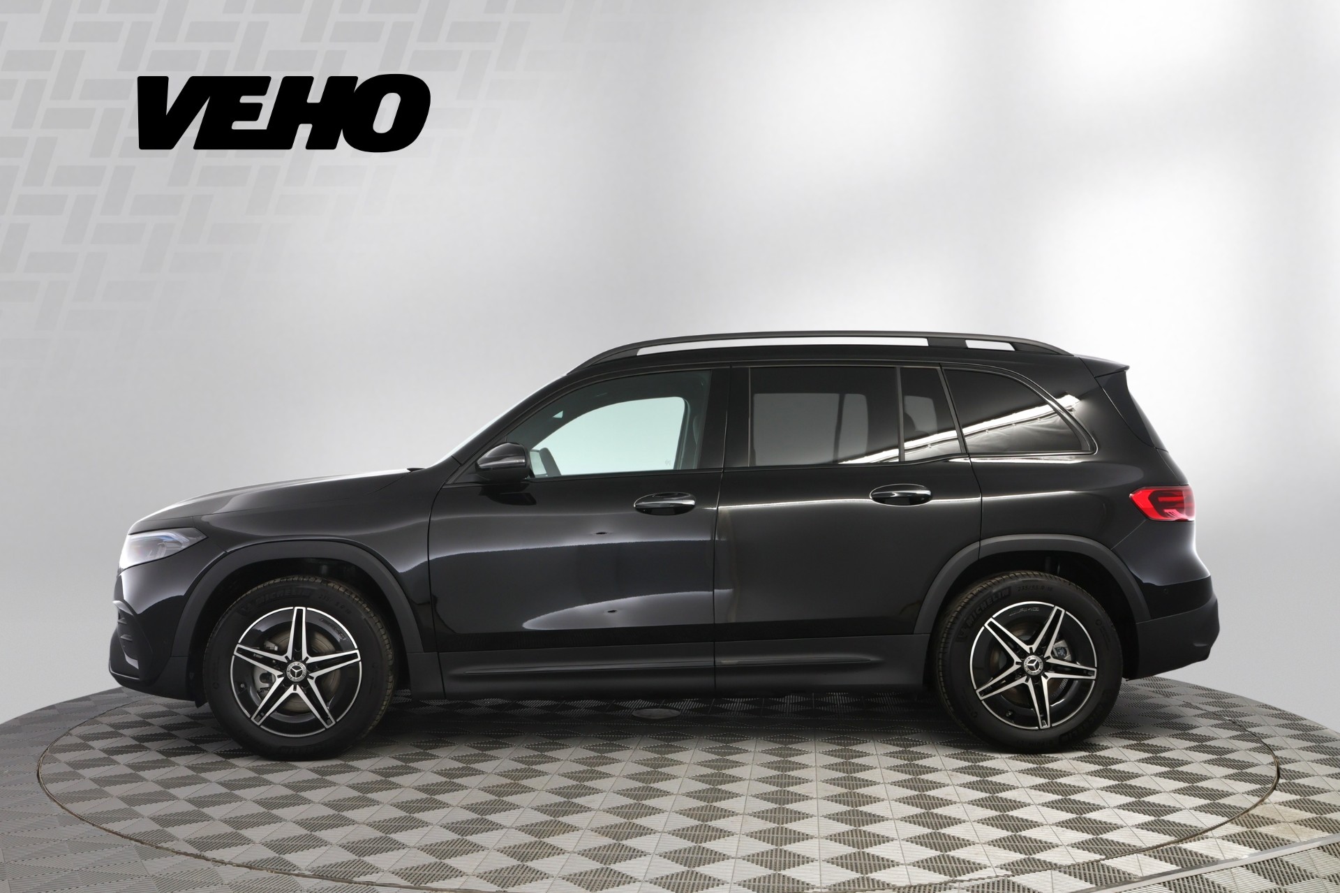 Mercedes-Benz EQB 2025