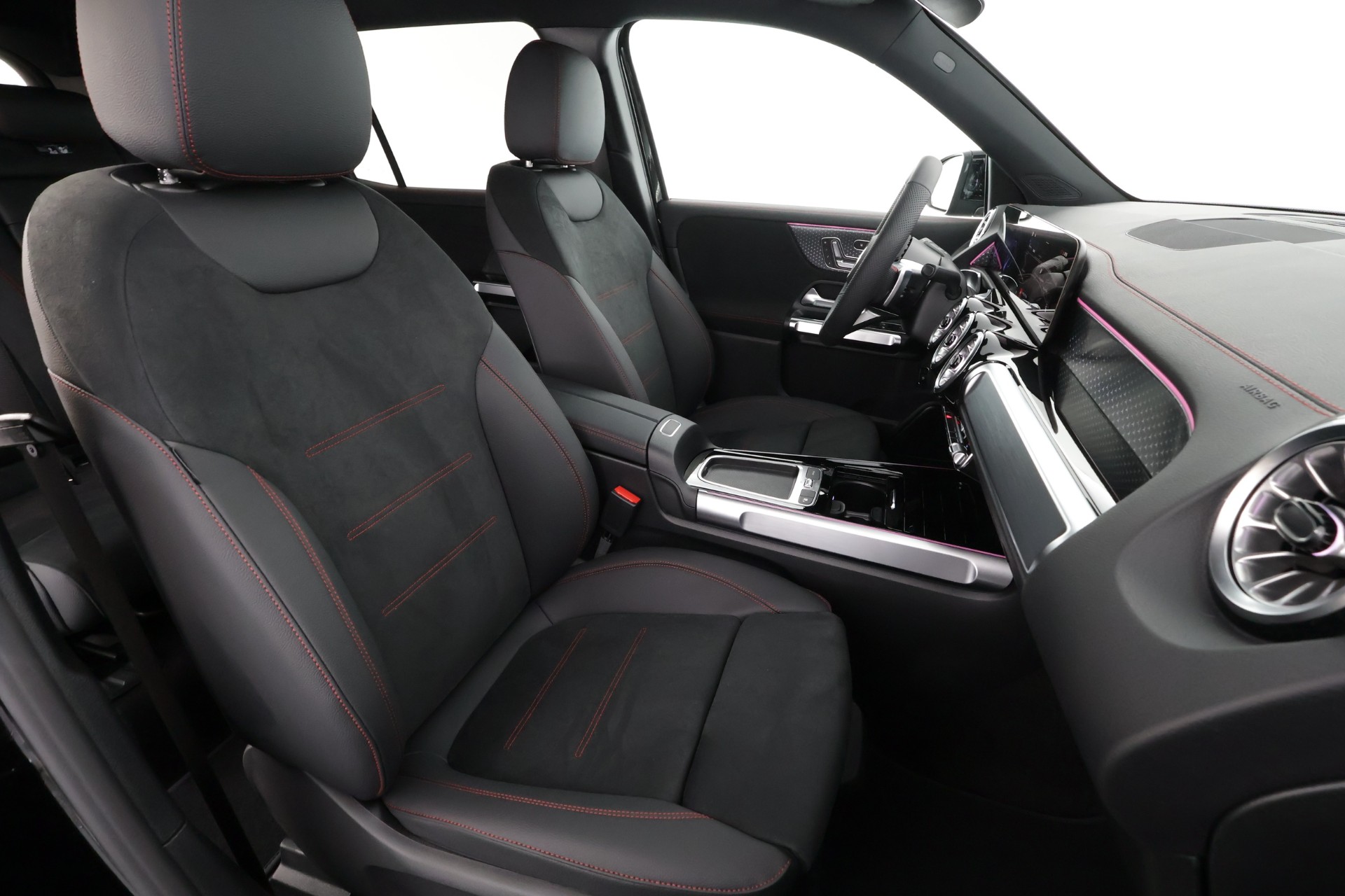 Mercedes-Benz EQB 2025