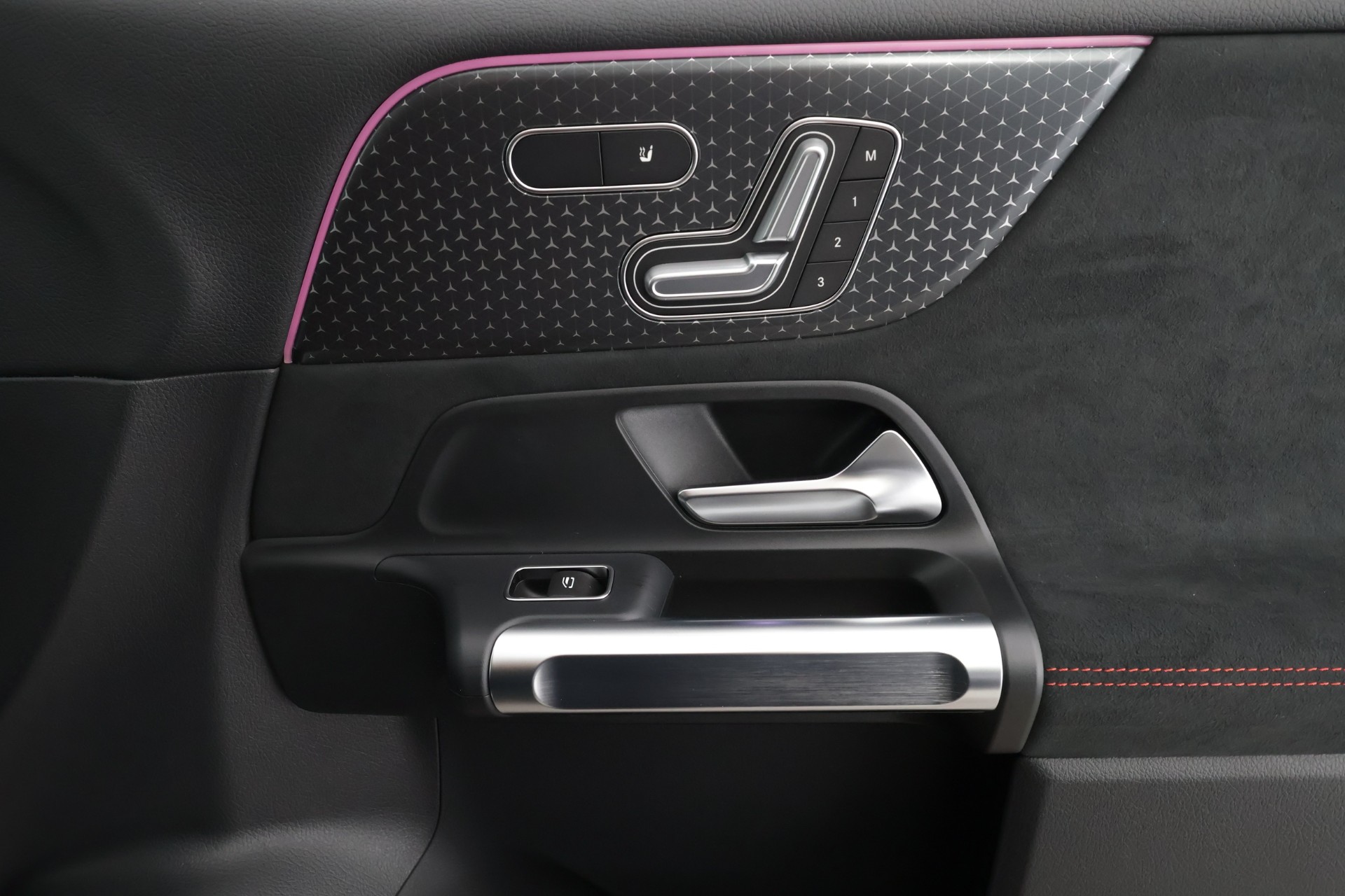 Mercedes-Benz EQB 2025