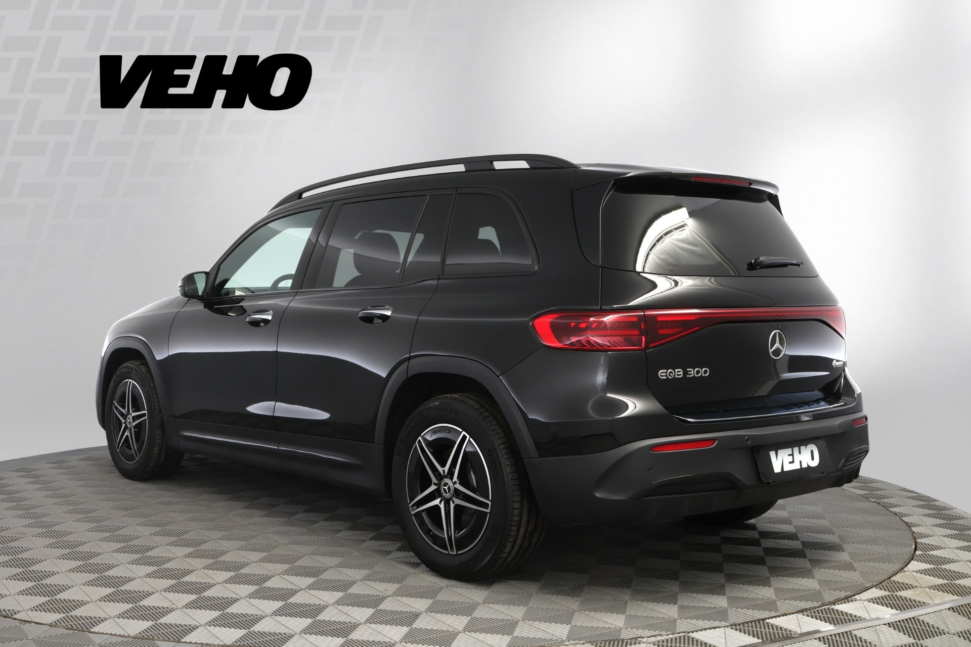 Mercedes-Benz EQB 2025