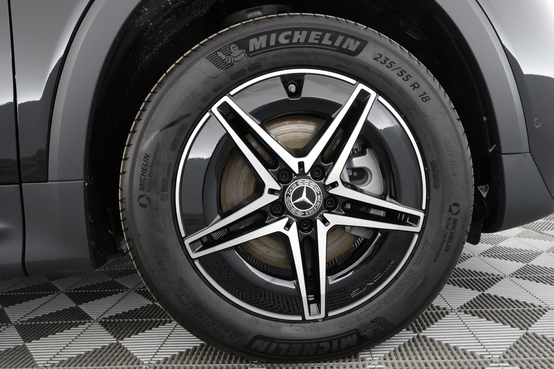 Mercedes-Benz EQB 2025