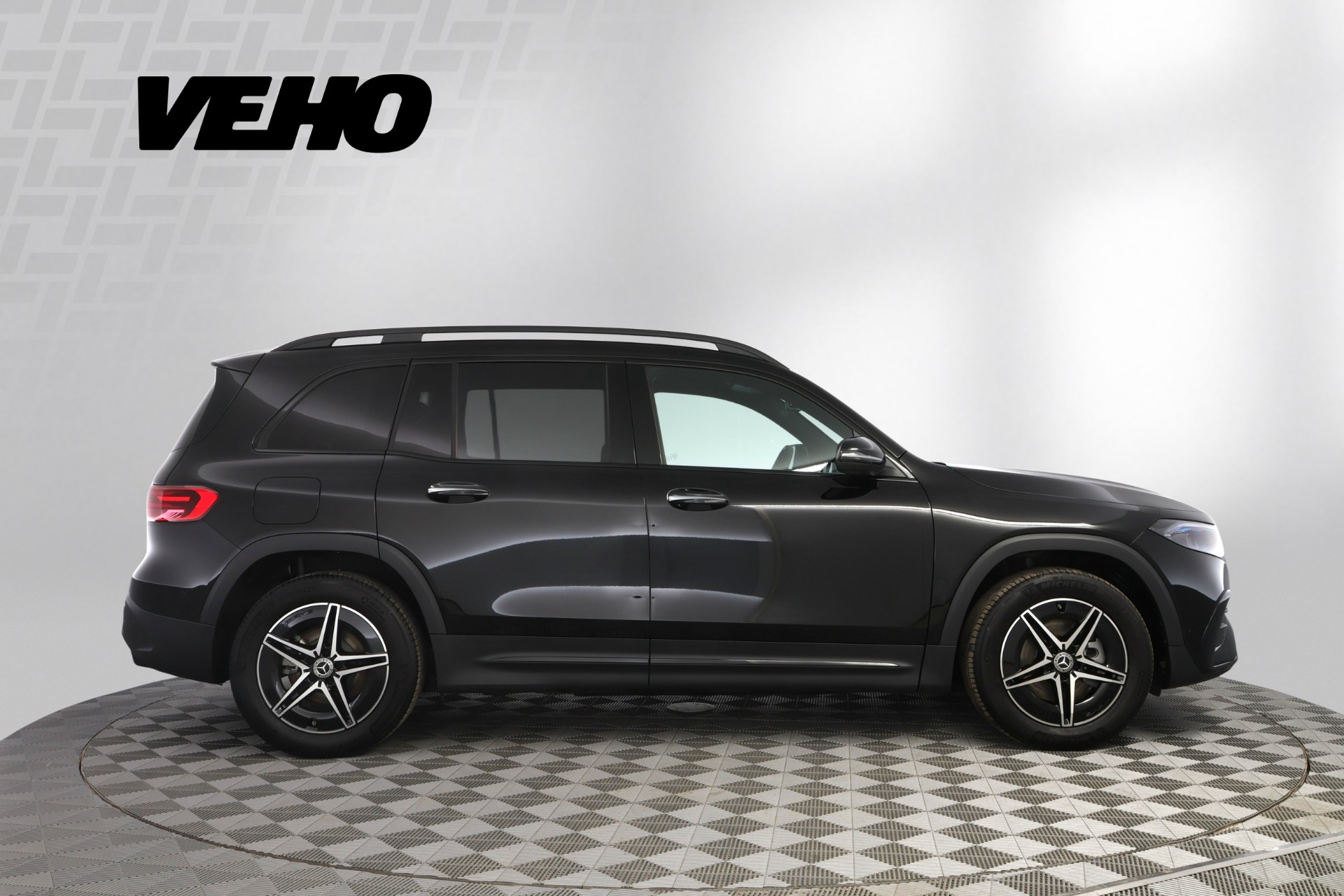 Mercedes-Benz EQB 2025