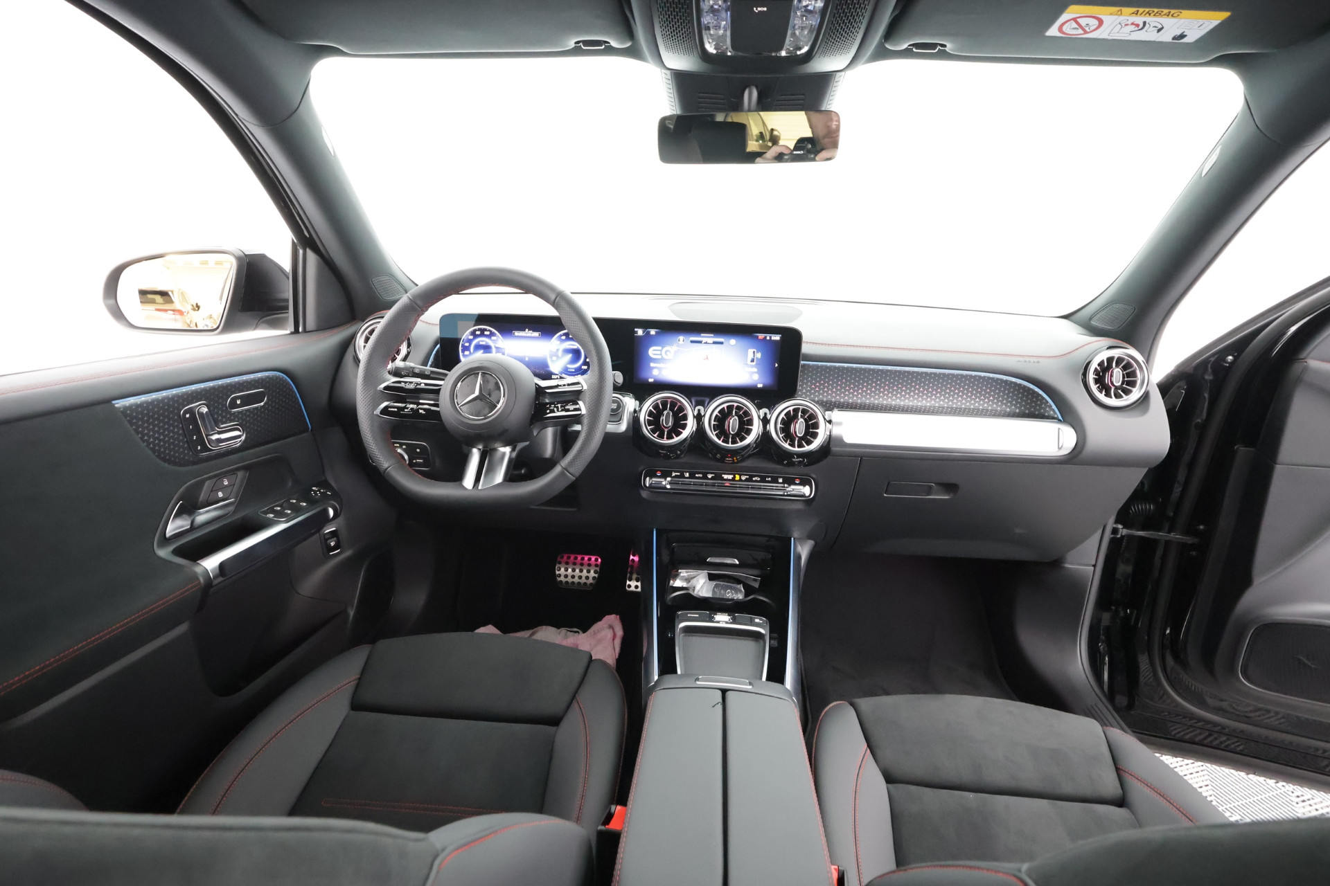 Mercedes-Benz EQB 2025