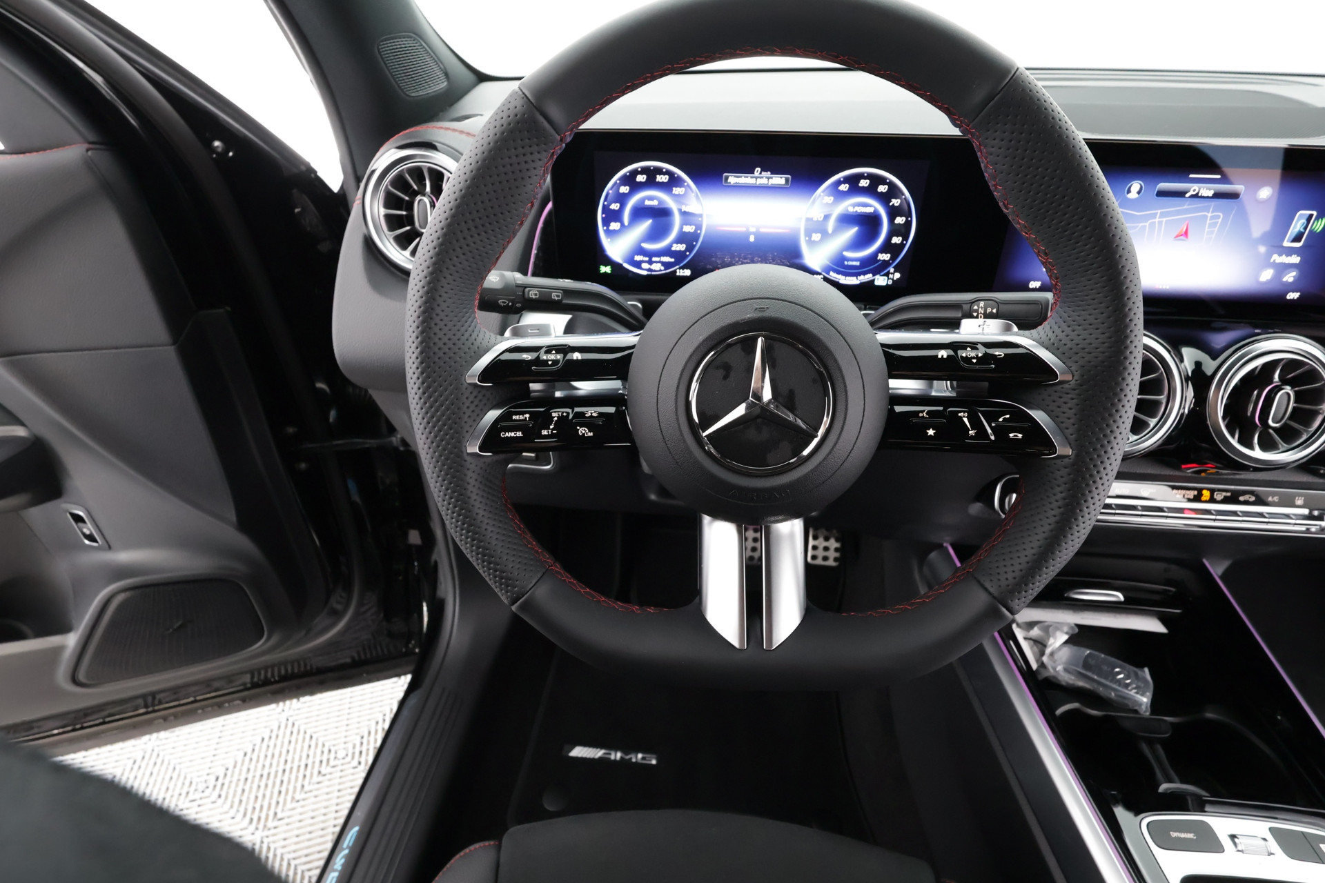 Mercedes-Benz EQB 2025