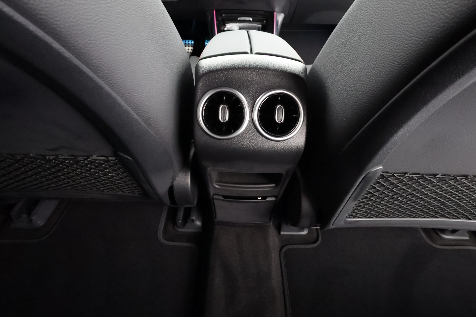 Mercedes-Benz EQB 2025