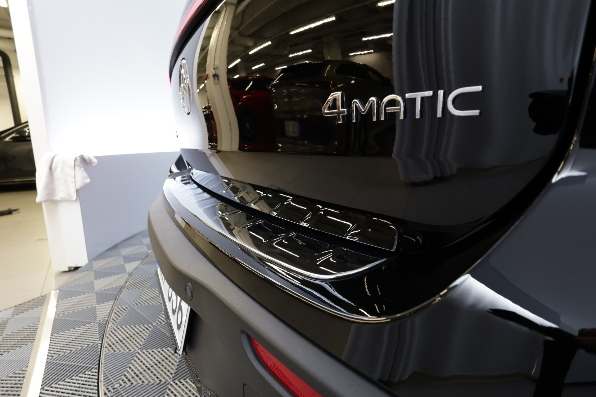 Mercedes-Benz EQB 2025