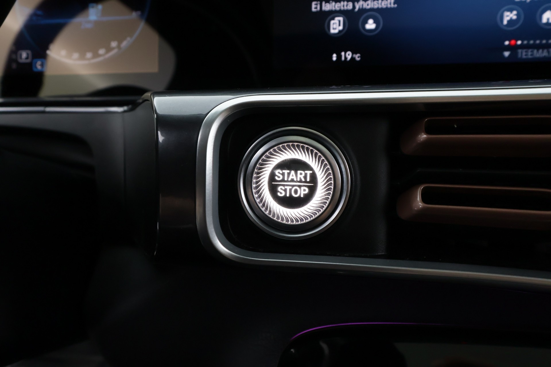 Mercedes-Benz EQC 2023