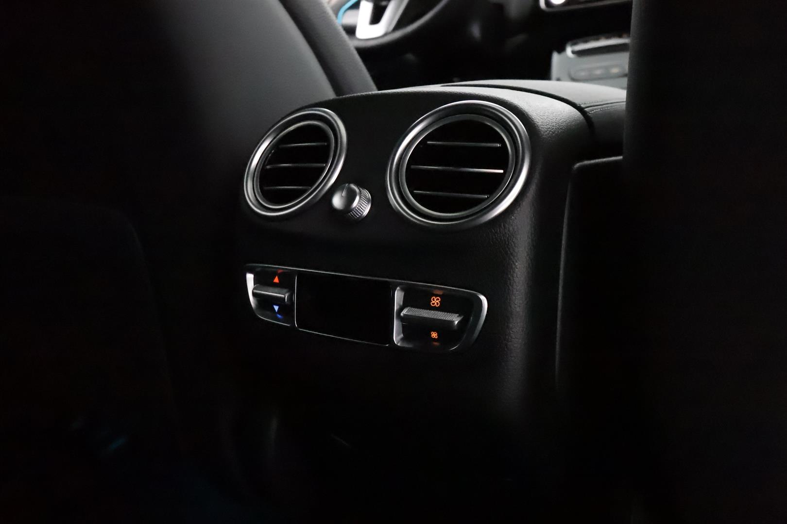 MERCEDES-BENZ EQC 2020