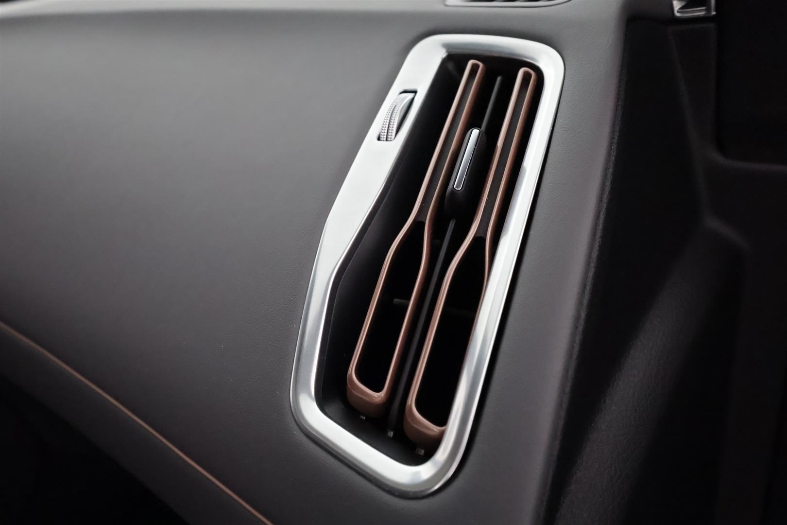 MERCEDES-BENZ EQC 2020