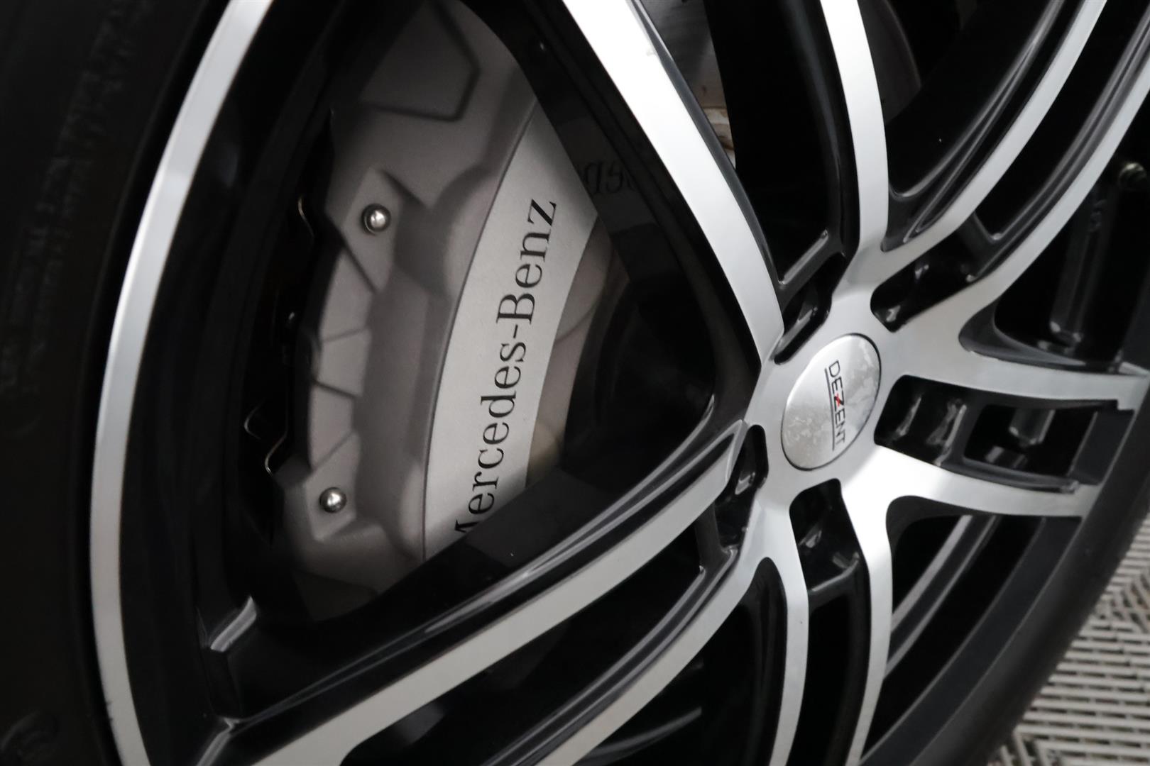 MERCEDES-BENZ EQC 2020