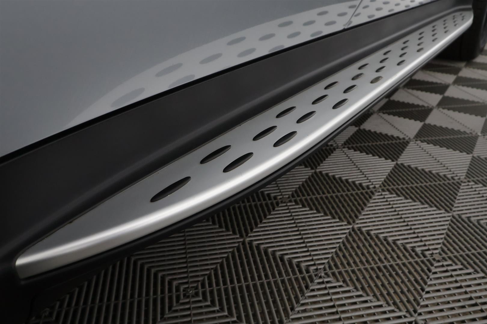 MERCEDES-BENZ EQC 2020