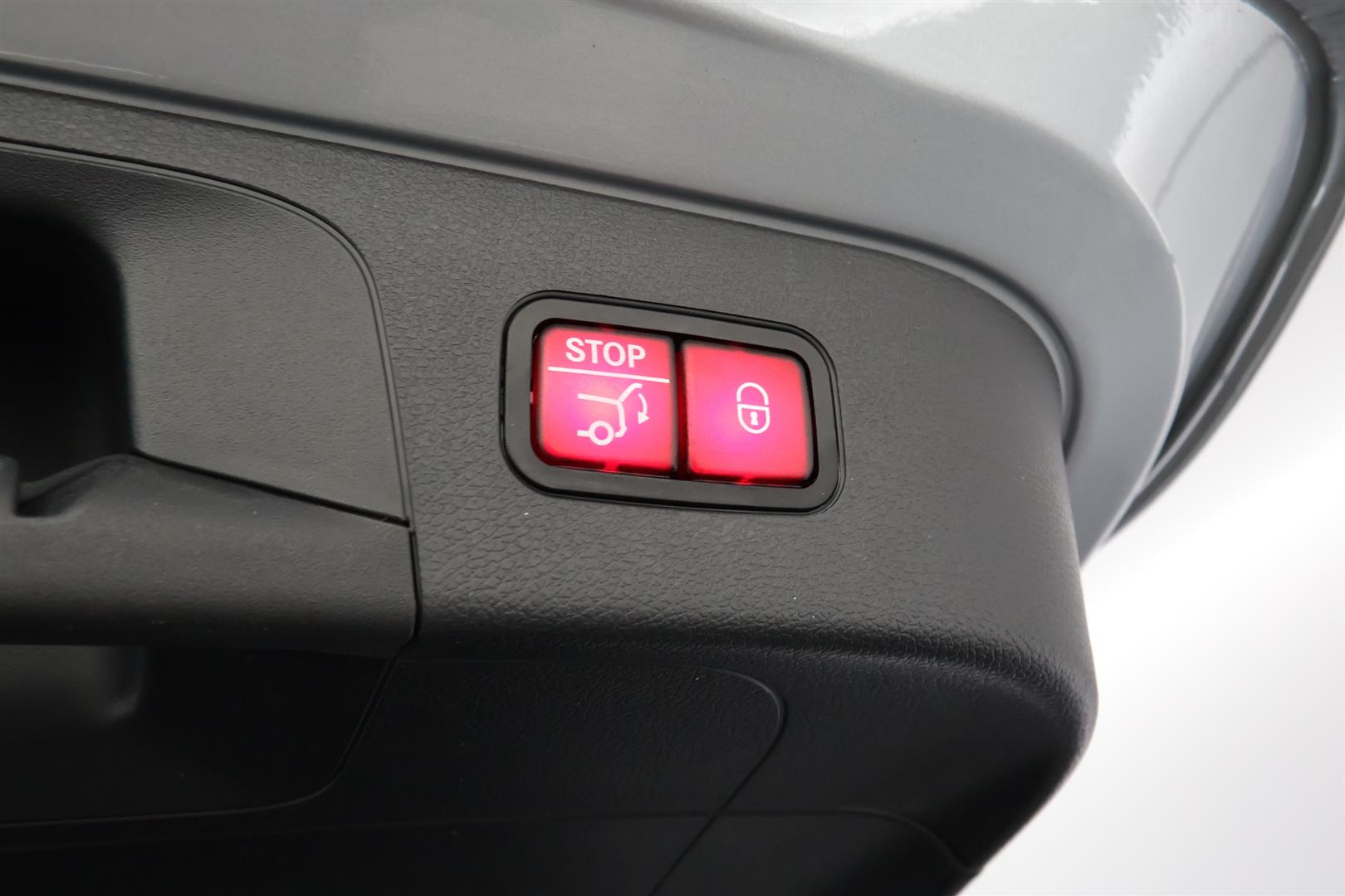 MERCEDES-BENZ EQC 2020