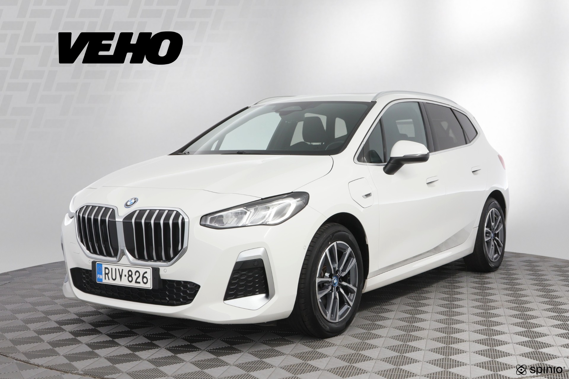 BMW 225 2023