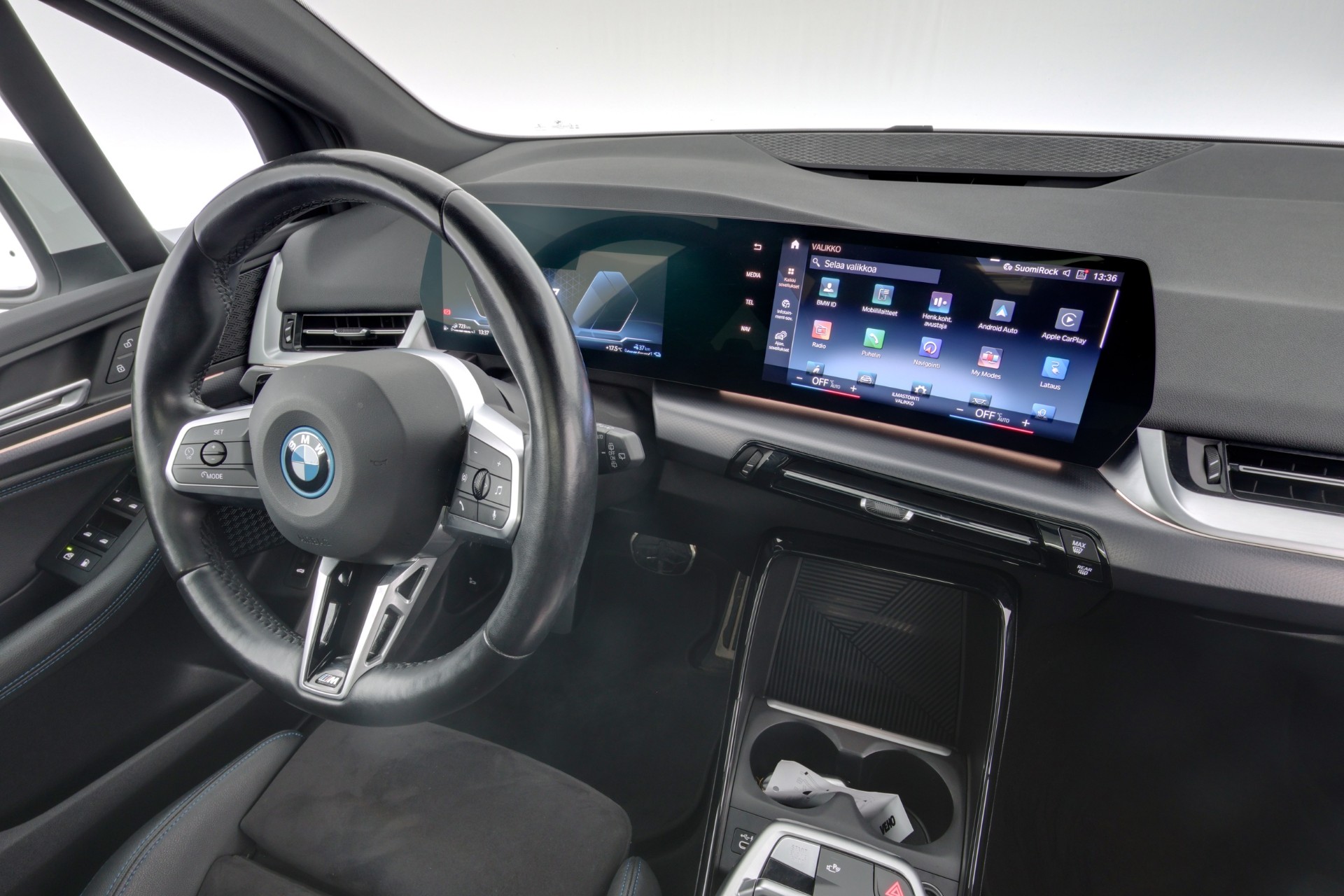 BMW 225 2023