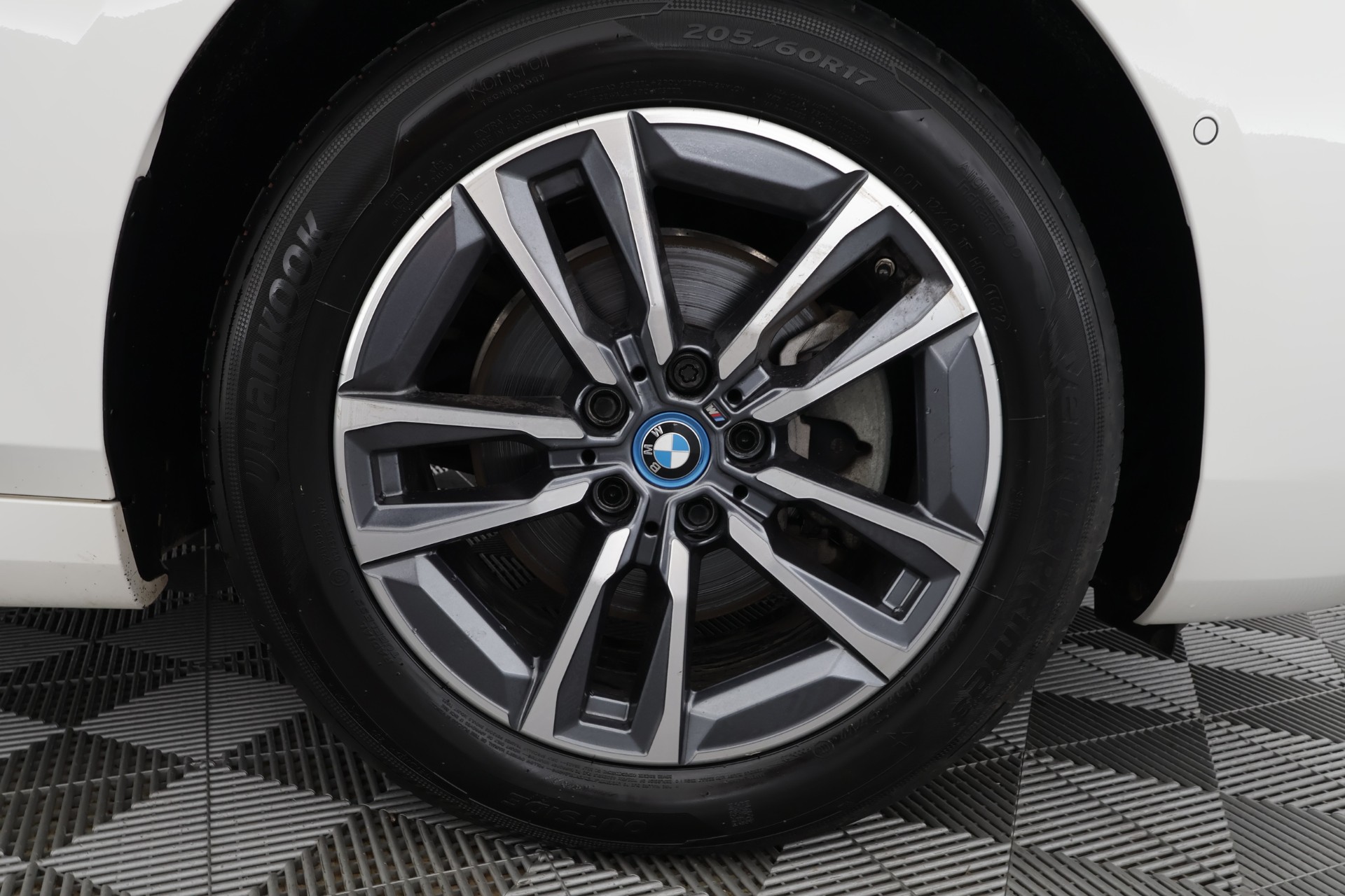 BMW 225 2023