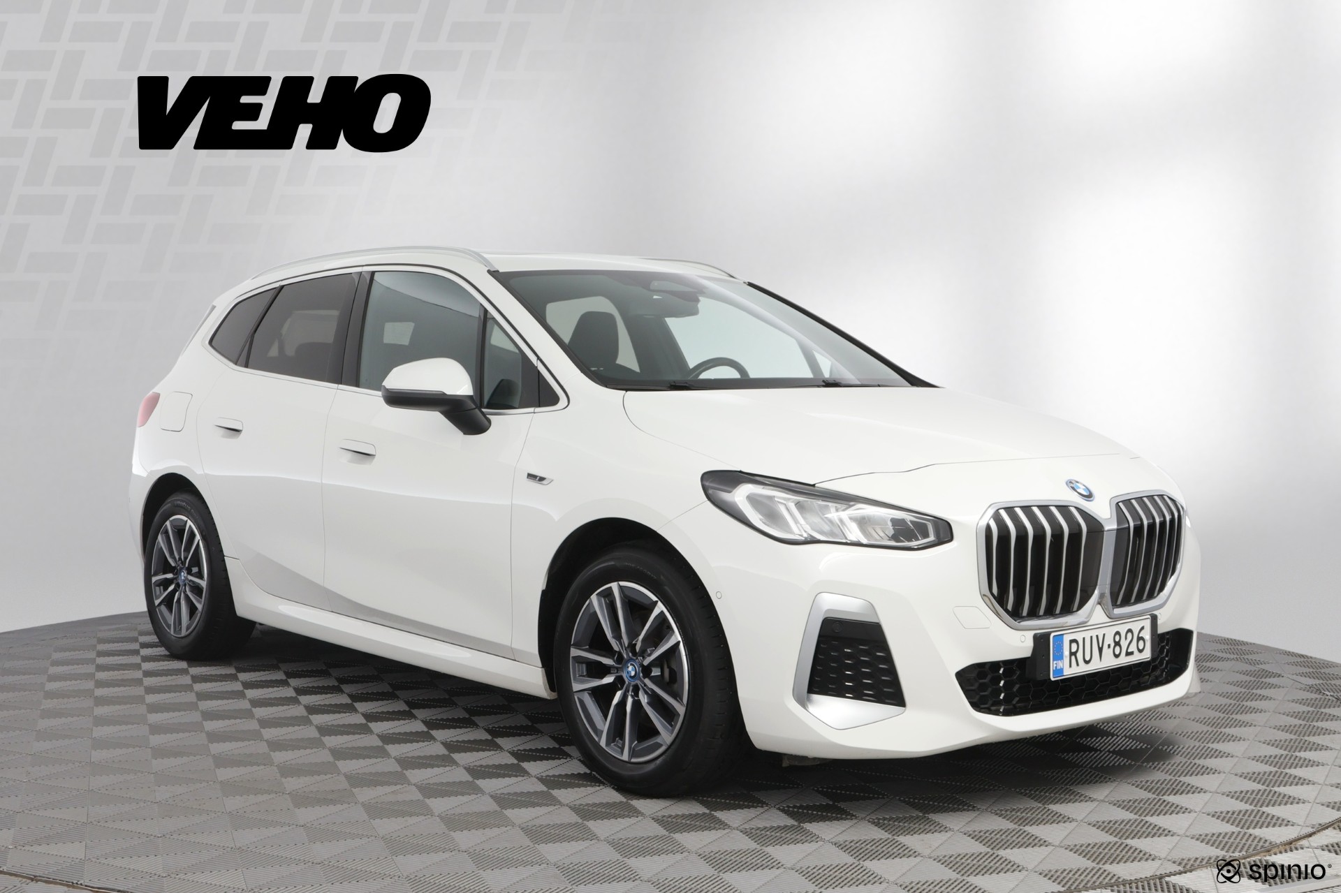 BMW 225 2023