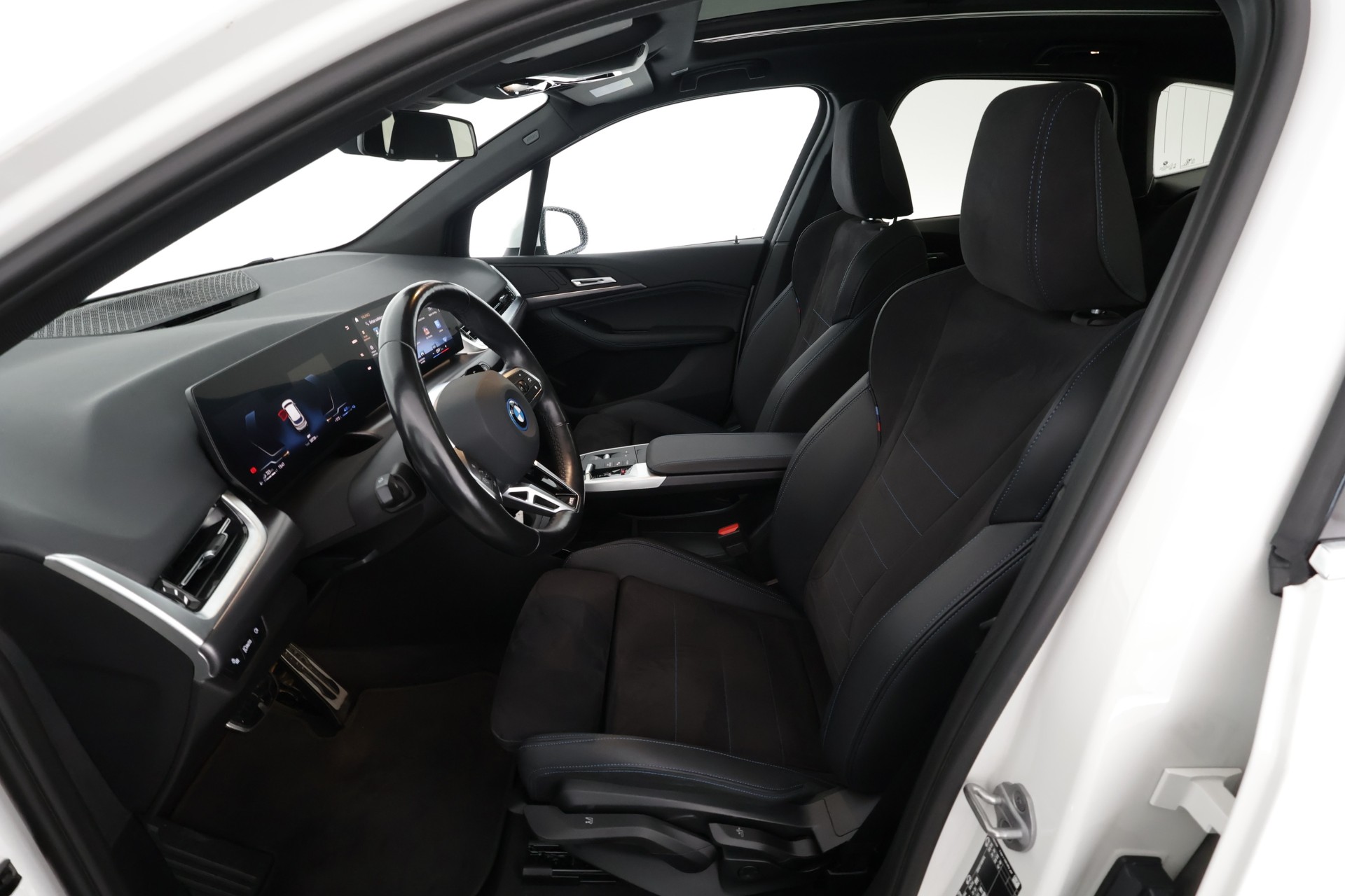 BMW 225 2023