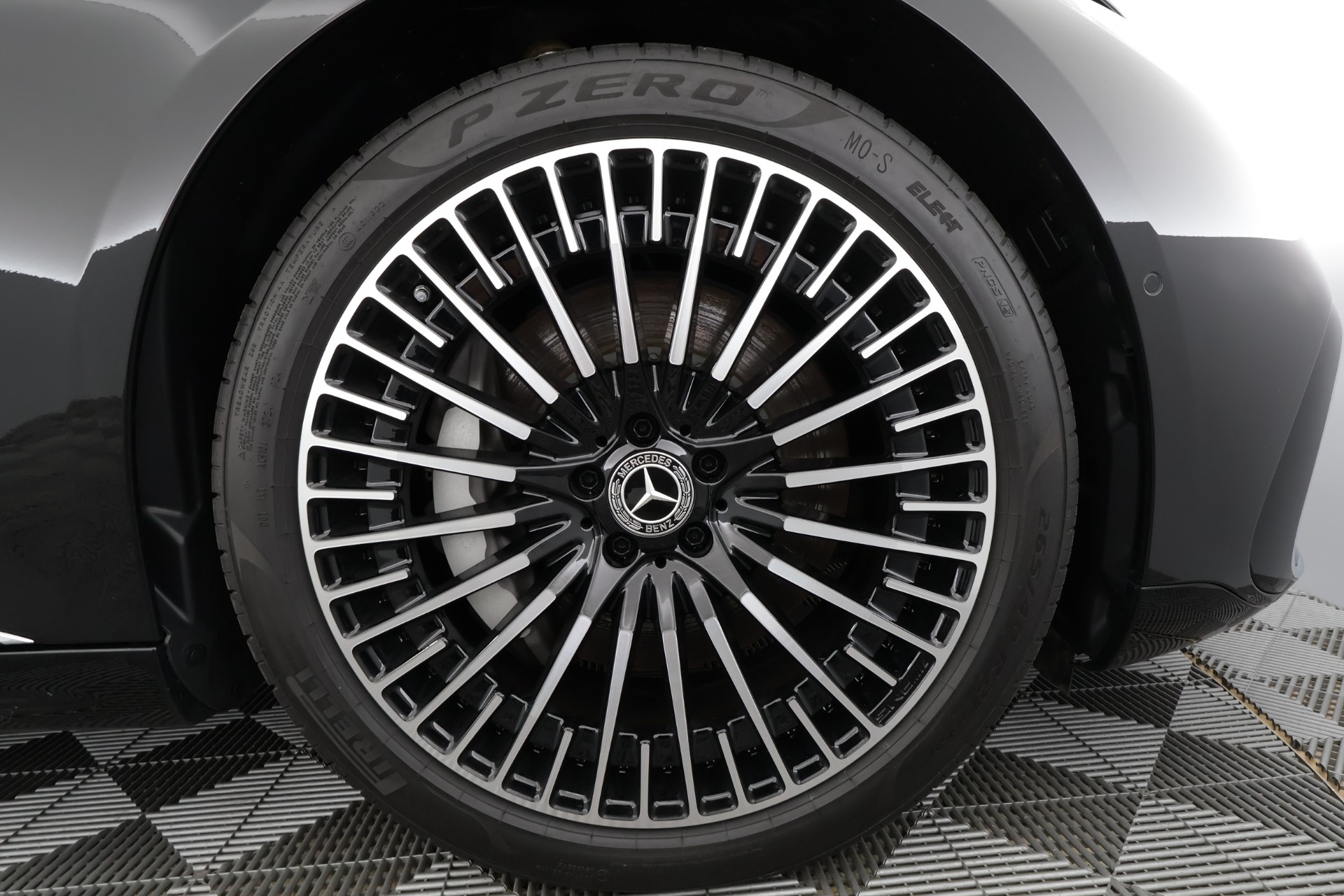Mercedes-Benz EQS 2025