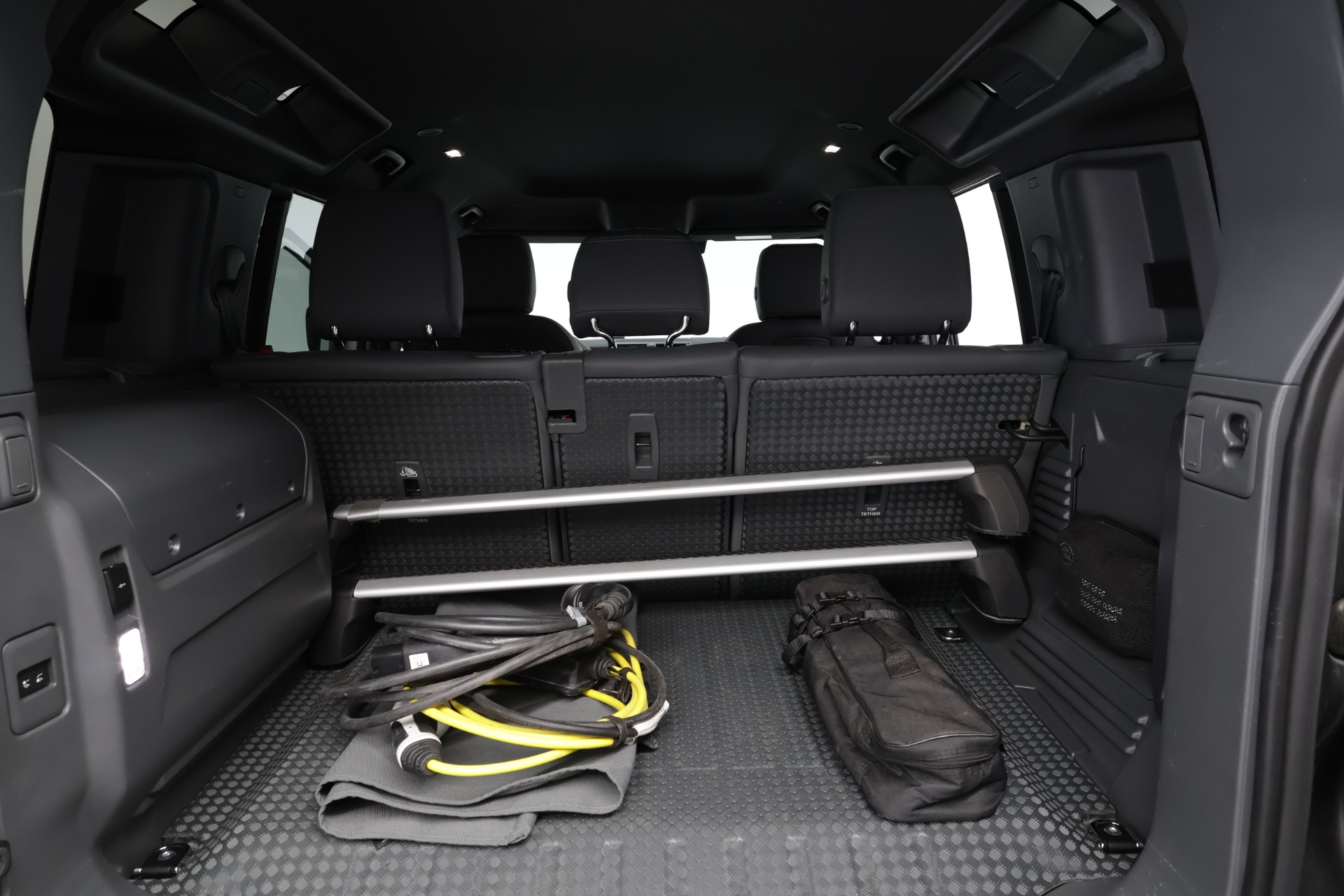 Land Rover Defender 2022