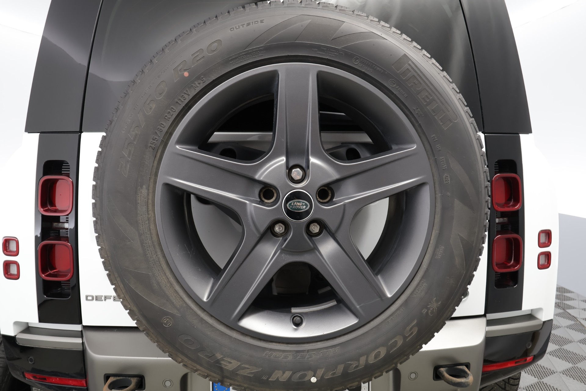 Land Rover Defender 2022