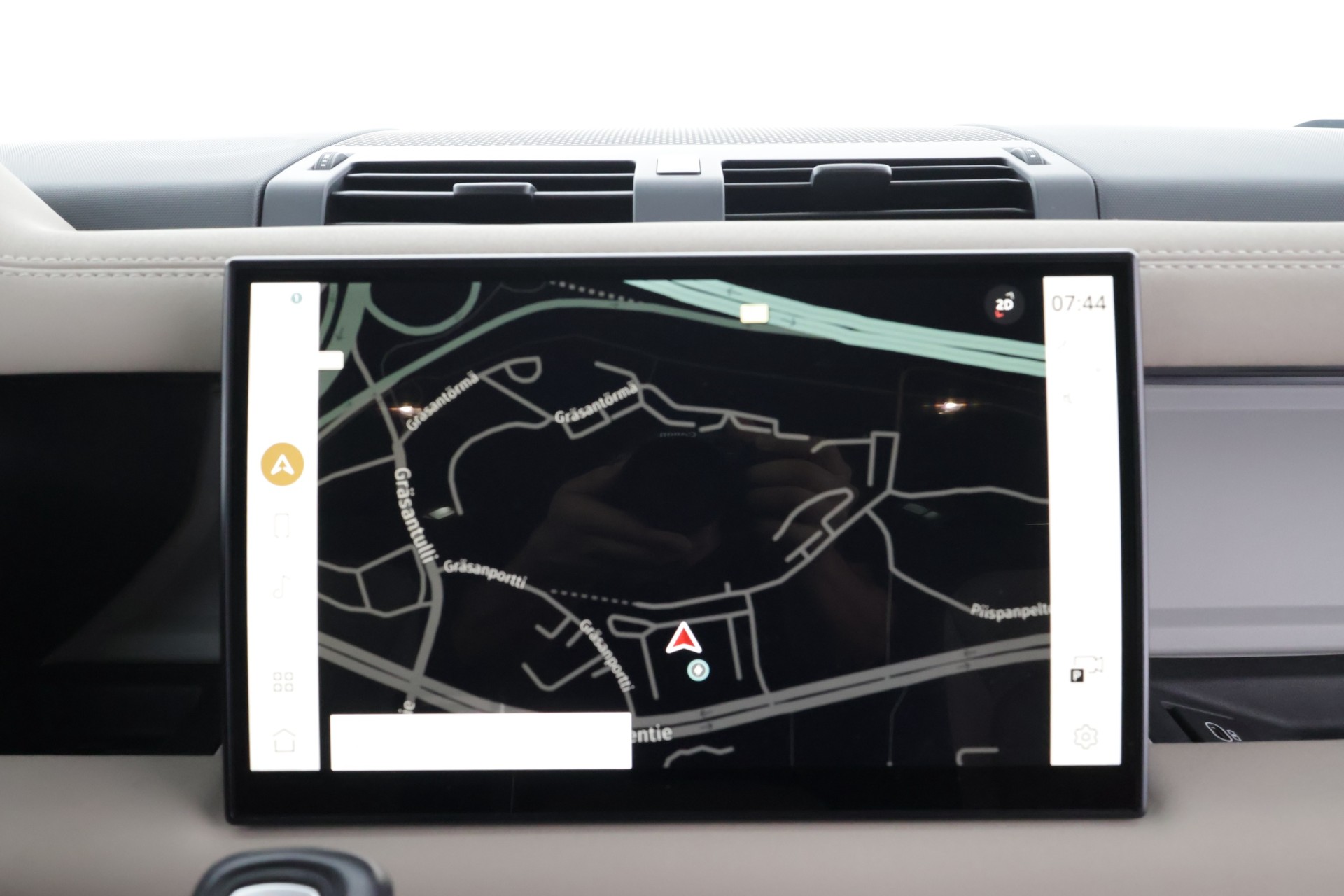 Land Rover Defender 2022