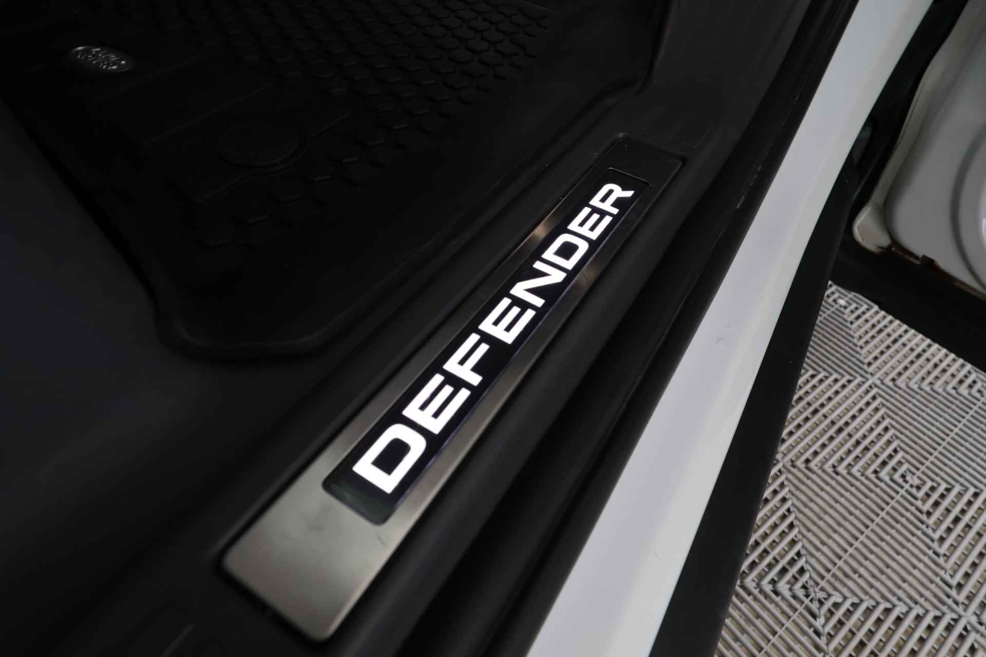 Land Rover Defender 2022