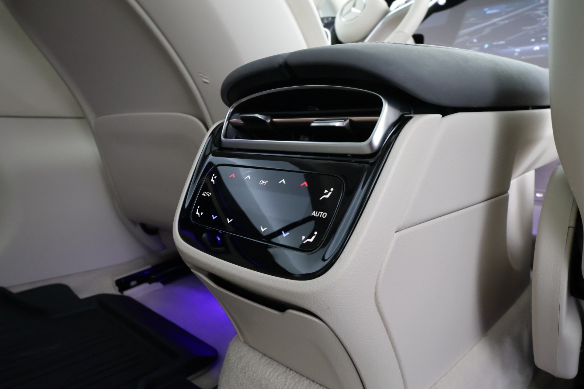 MERCEDES-BENZ EQS 2022