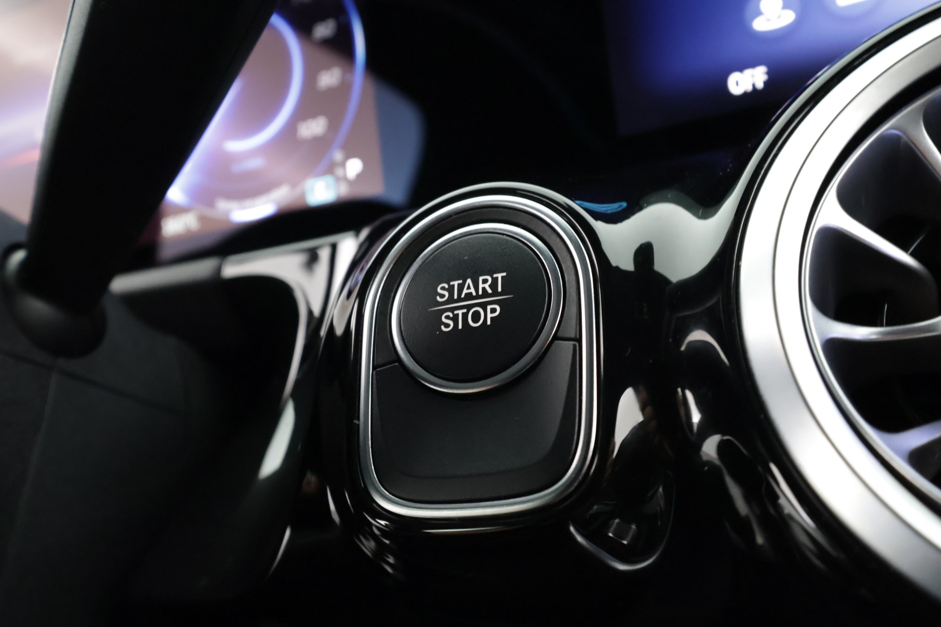 Mercedes-Benz EQA 2025