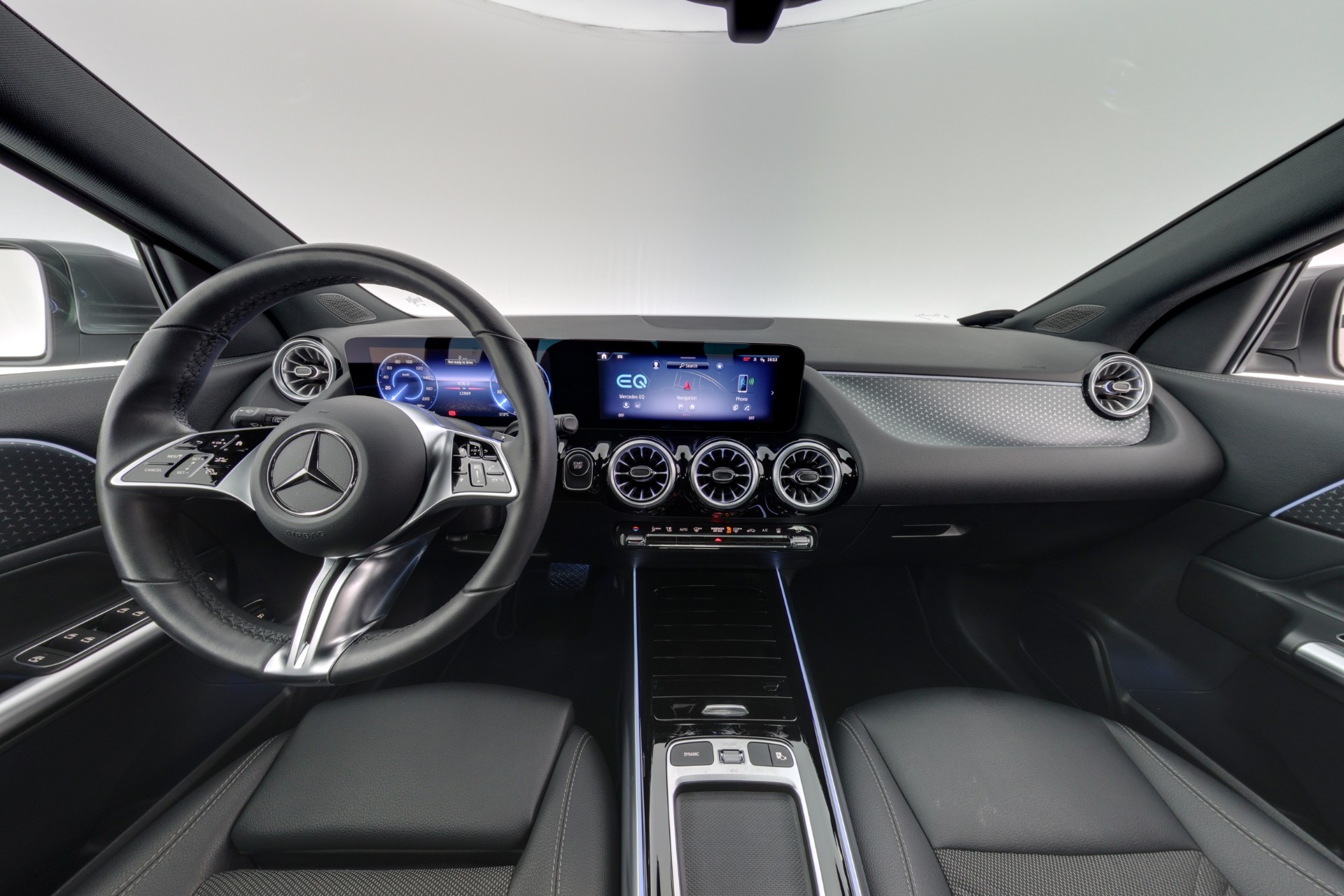 Mercedes-Benz EQA 2025