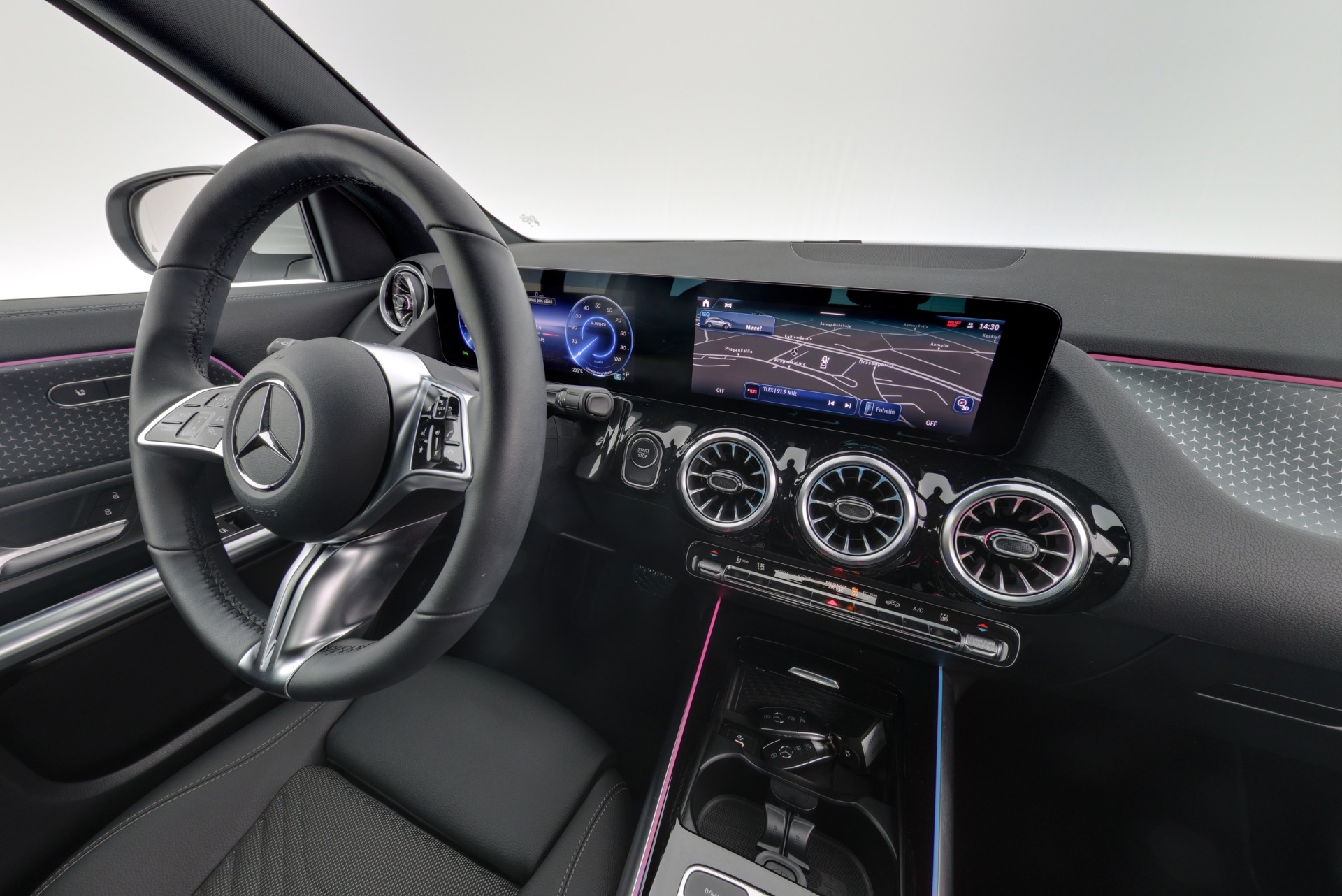 MERCEDES-BENZ EQA 2025