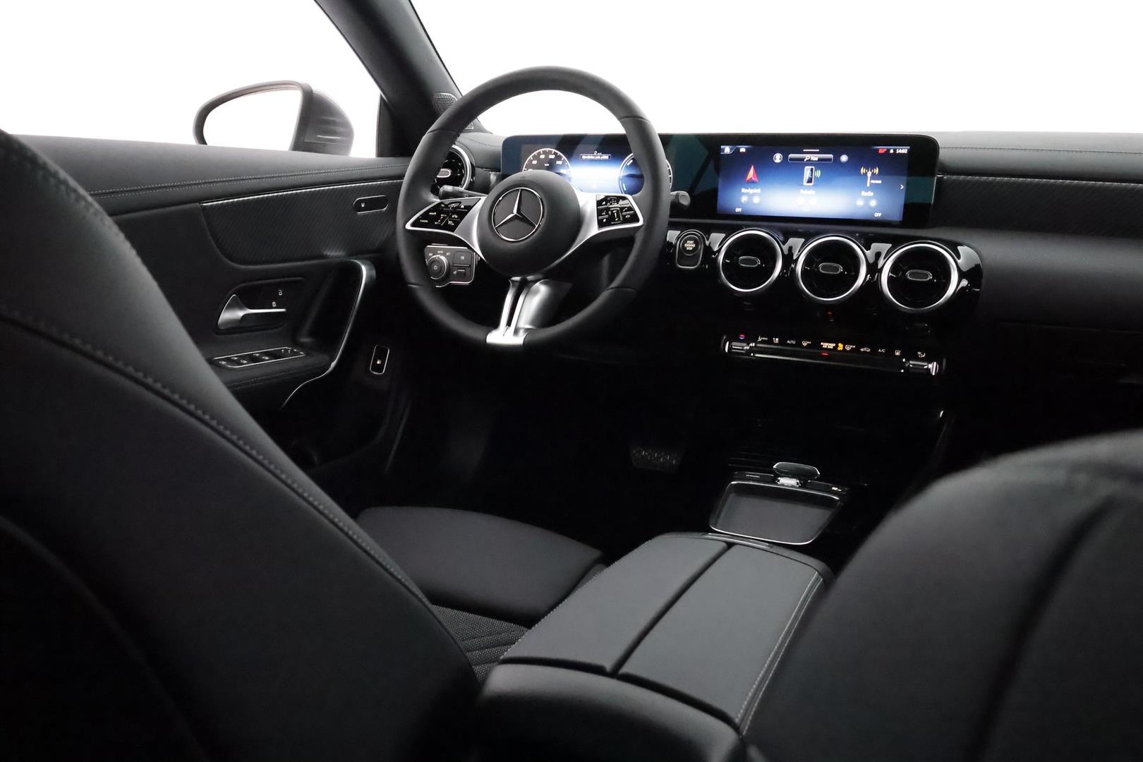 Mercedes-Benz CLA 2025