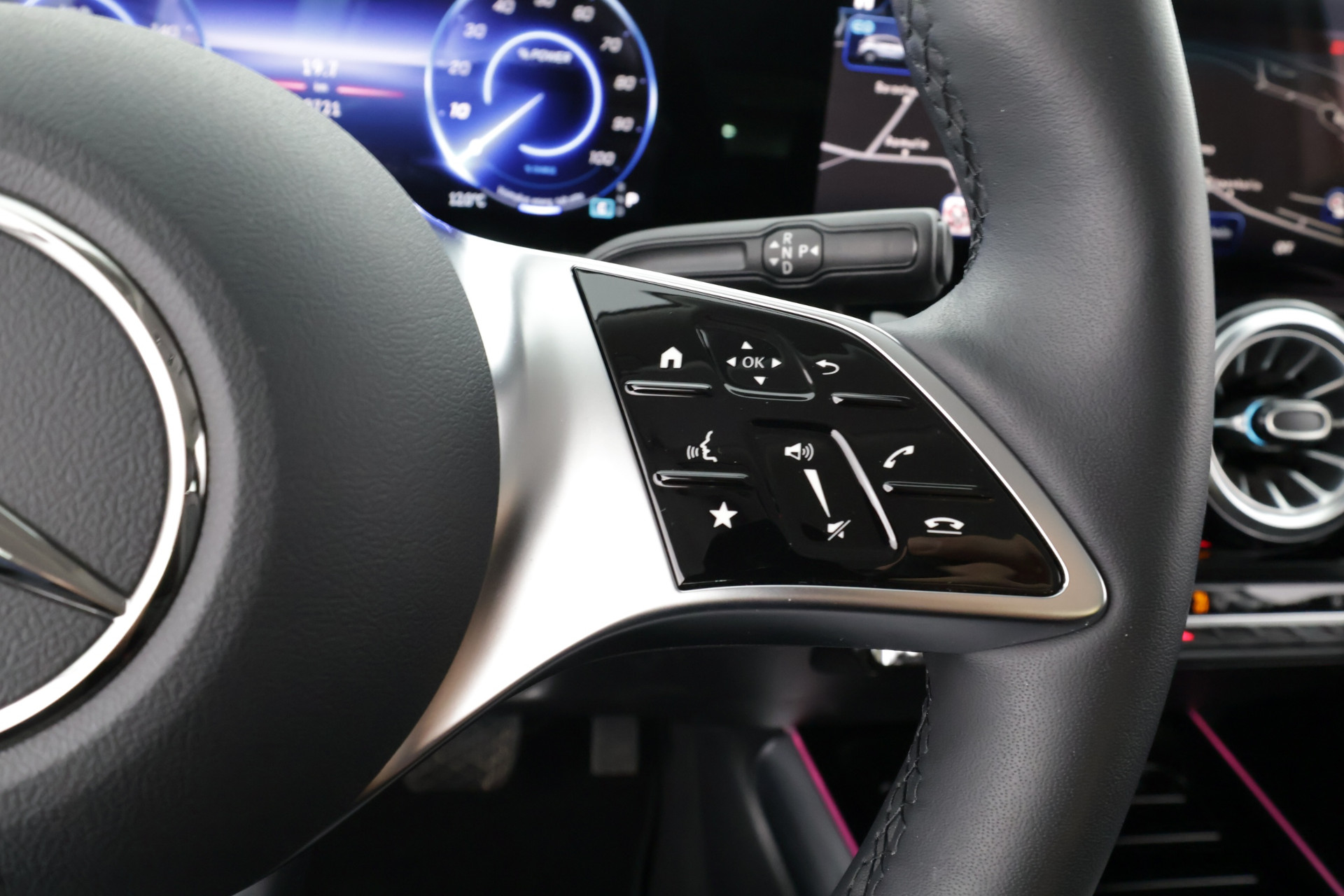 Mercedes-Benz EQA 2024