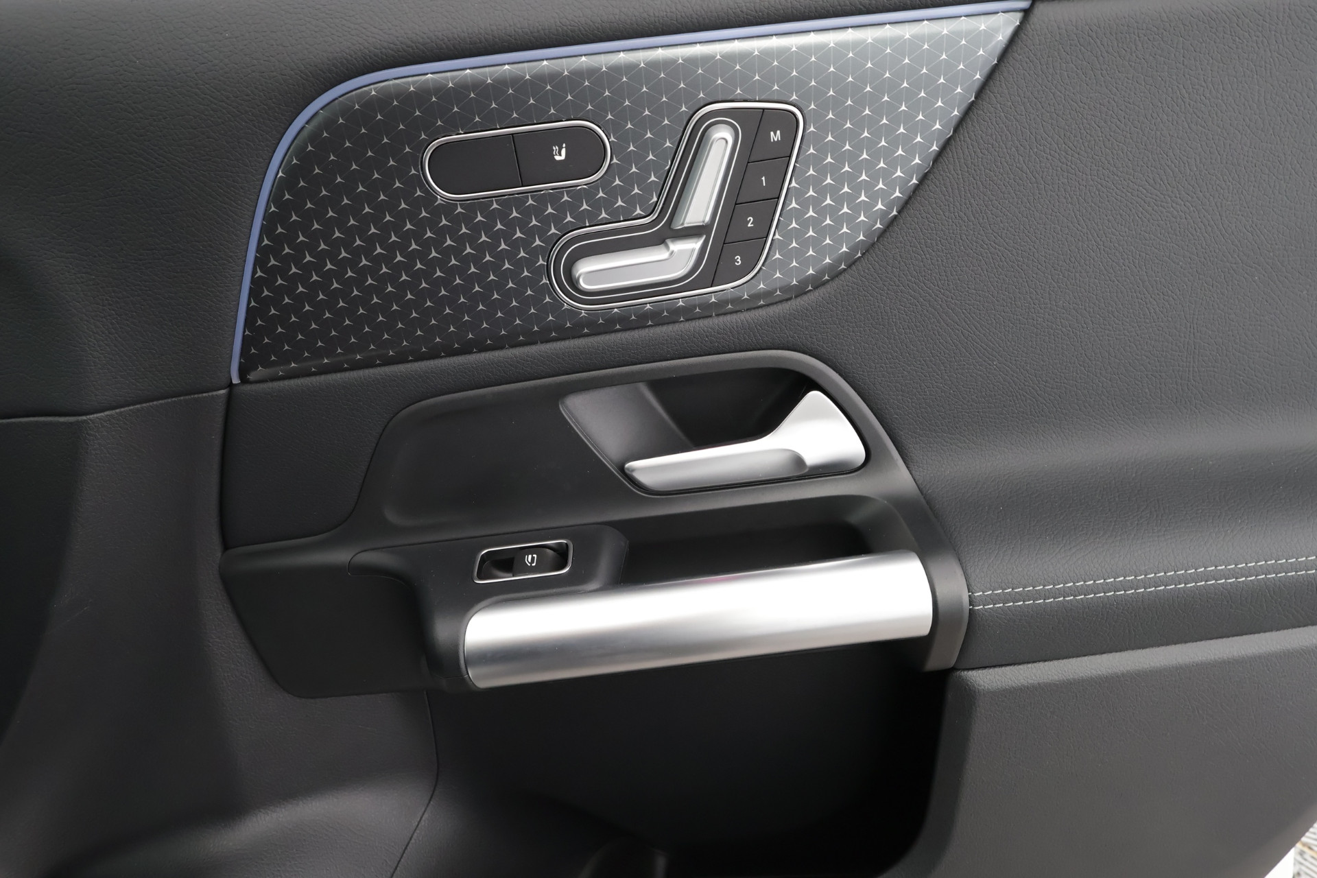 Mercedes-Benz EQA 2024