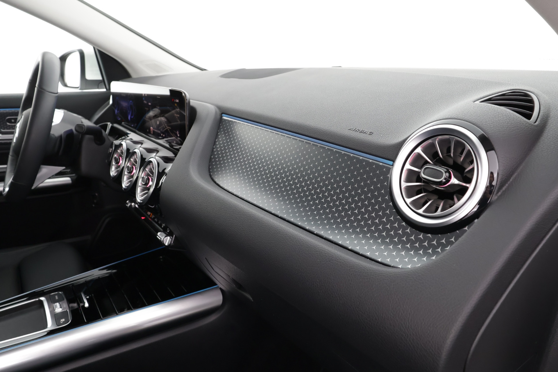 Mercedes-Benz EQA 2024