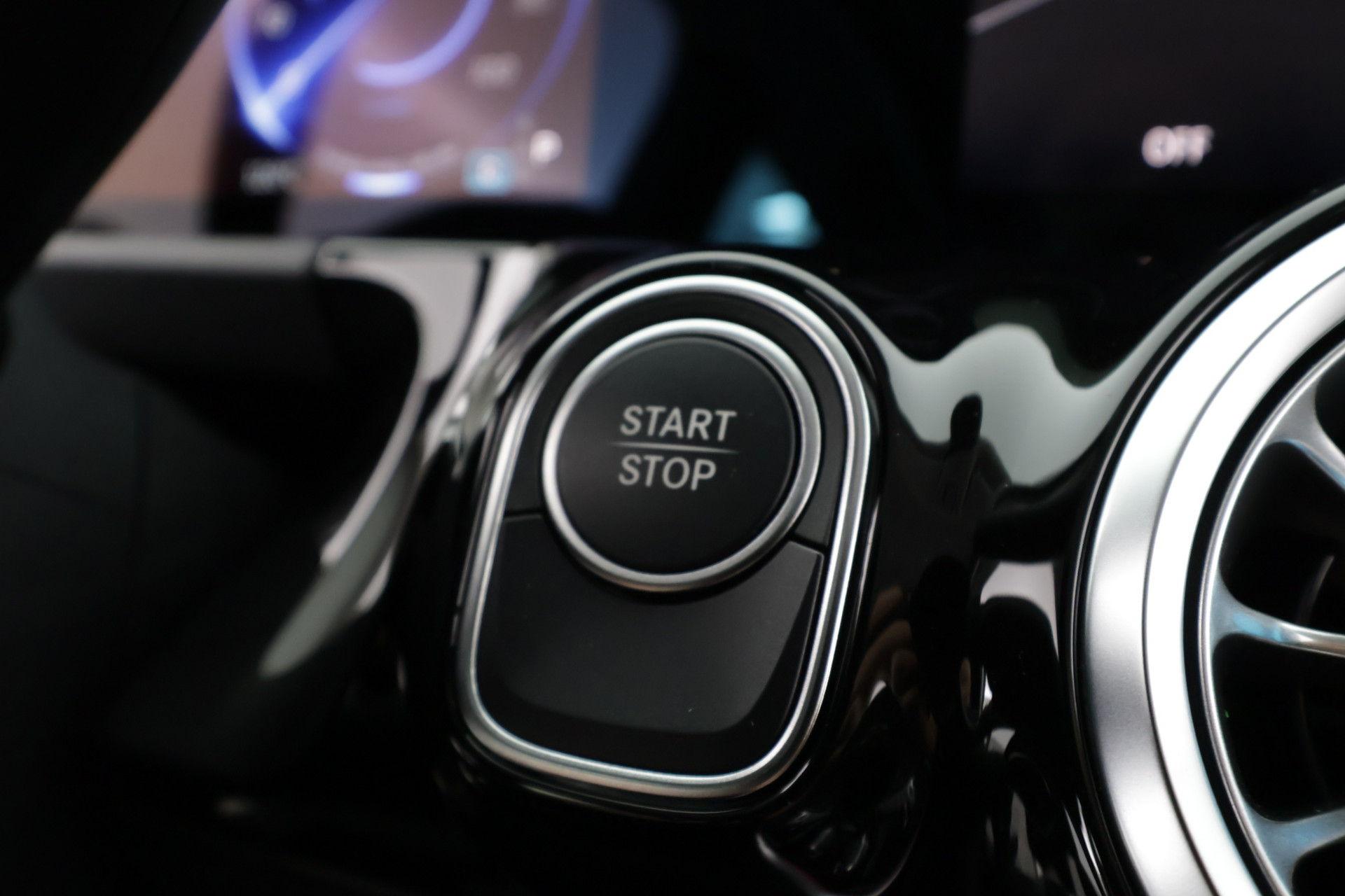 Mercedes-Benz EQA 2024