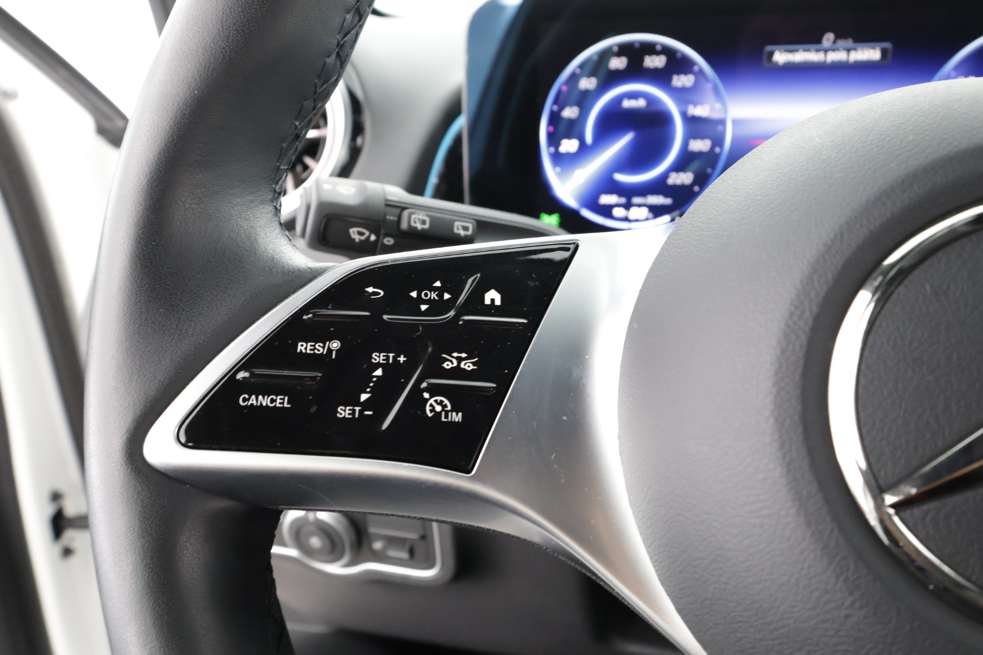 Mercedes-Benz EQB 2024