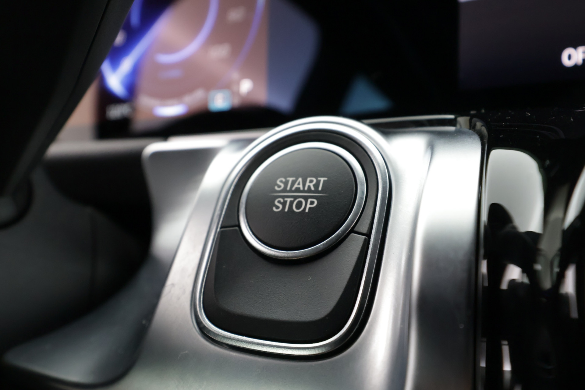 Mercedes-Benz EQB 2024