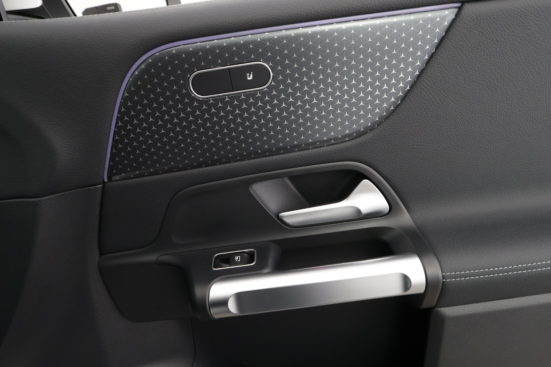 Mercedes-Benz EQB 2024