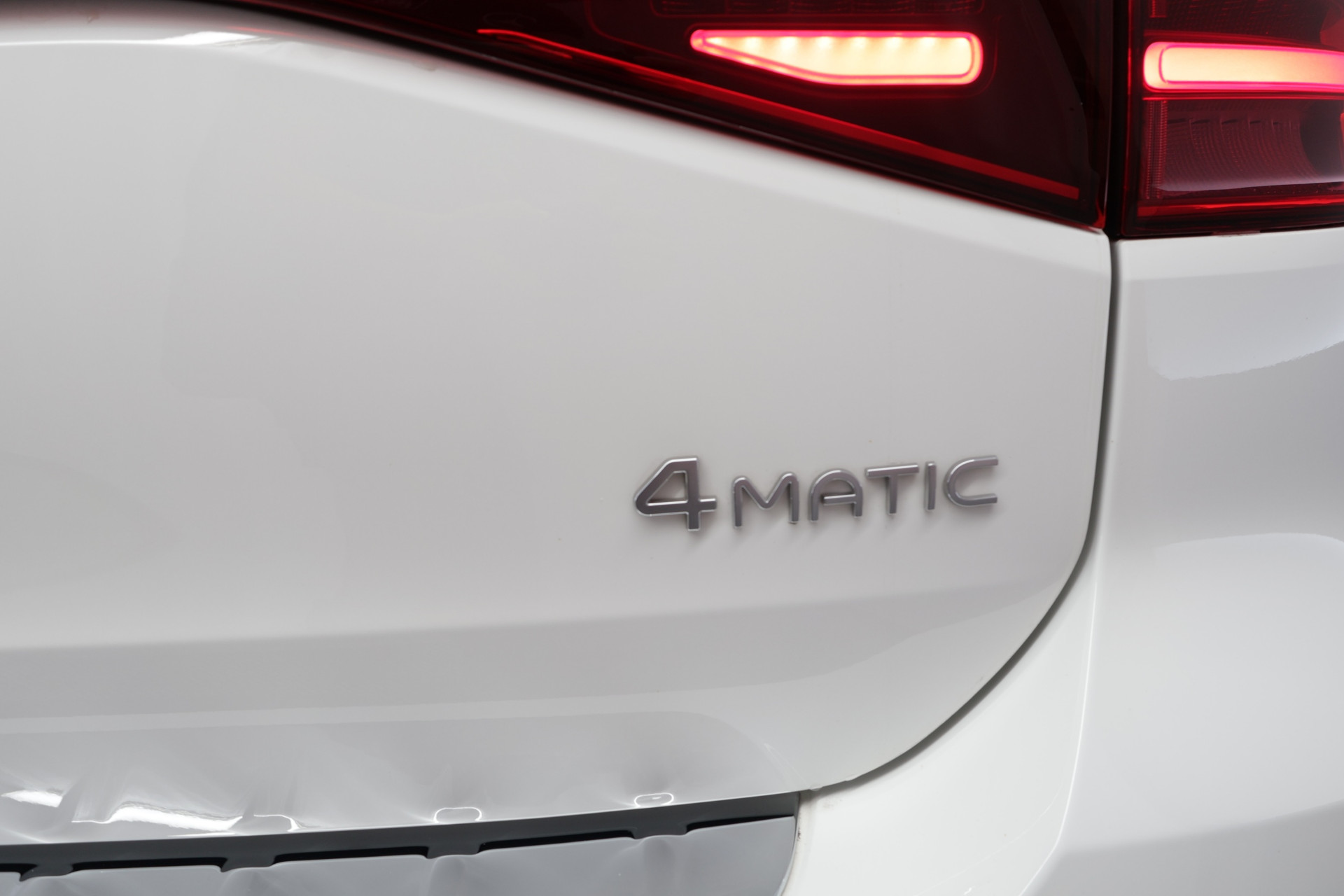 Mercedes-Benz EQB 2024