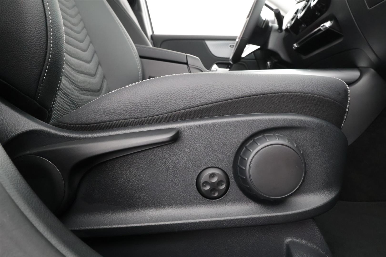 Mercedes-Benz GLA 2025