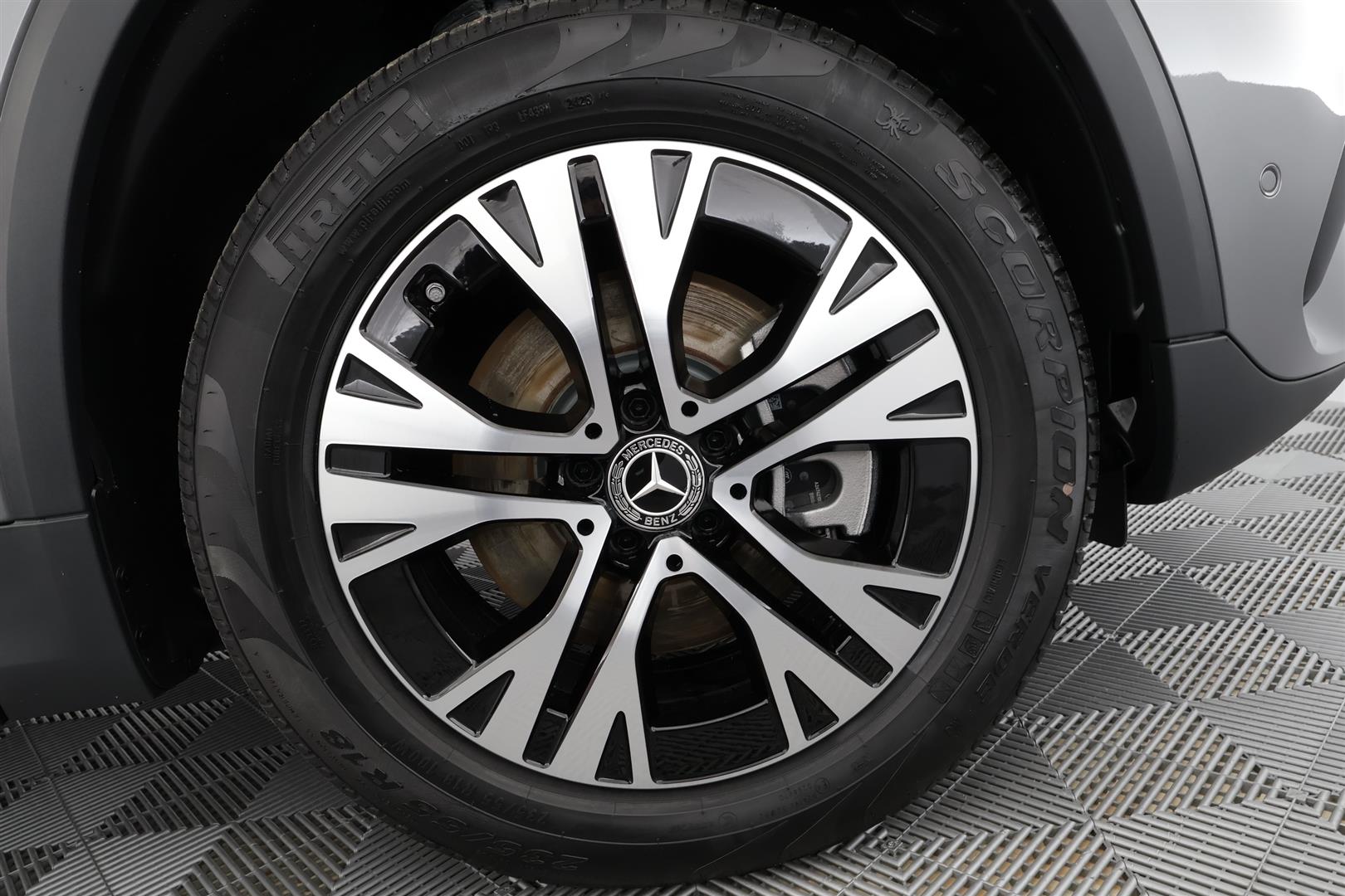 Mercedes-Benz GLA 2025