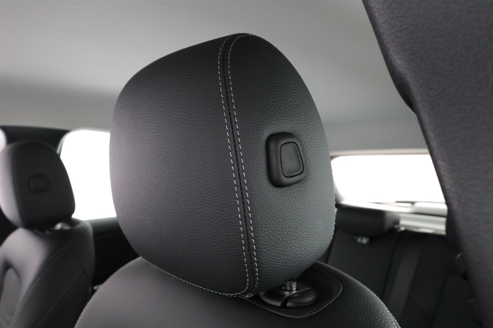 Mercedes-Benz GLA 2025