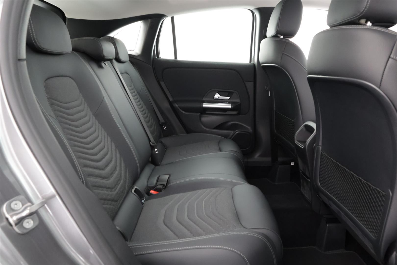 Mercedes-Benz GLA 2025