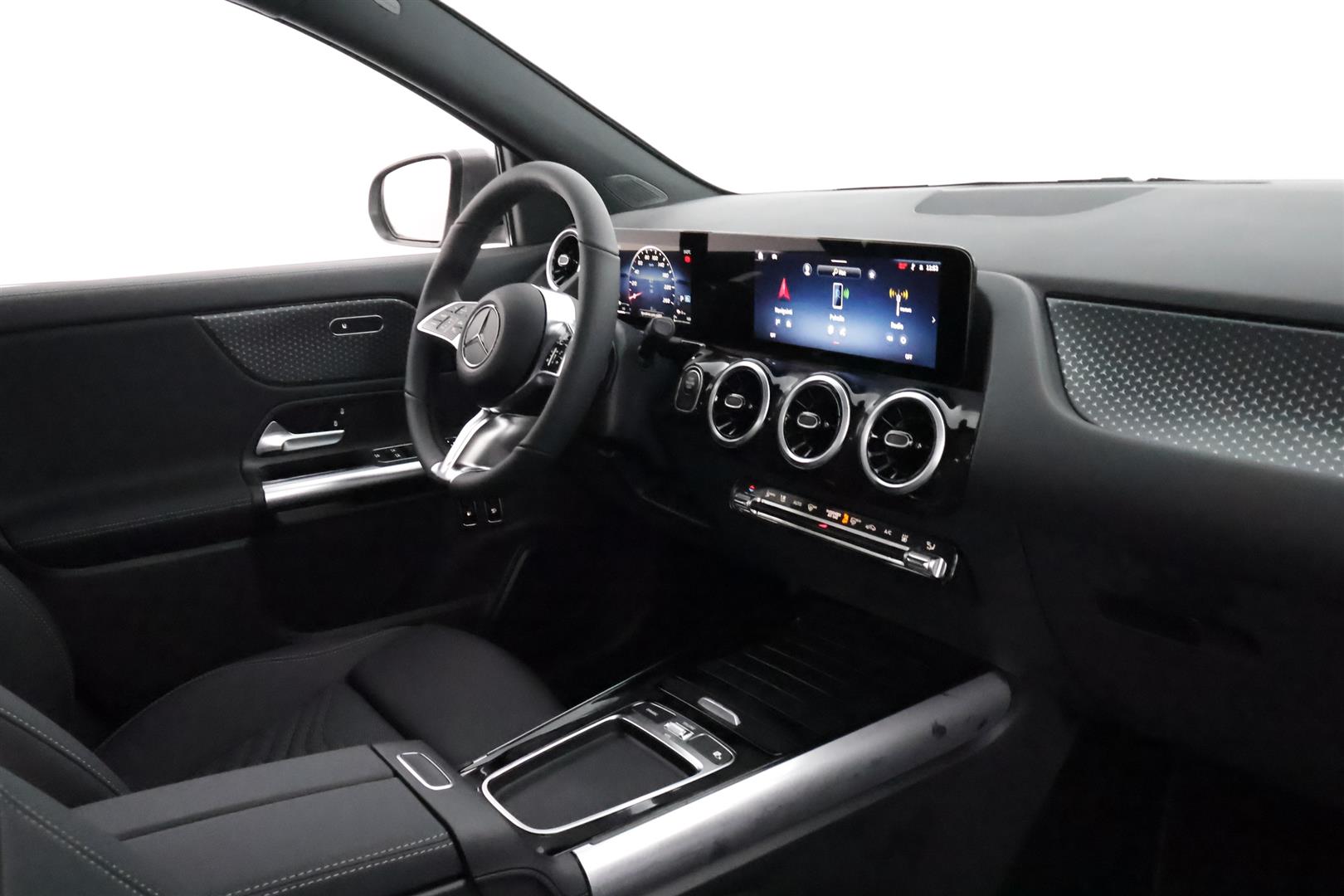 Mercedes-Benz GLA 2025