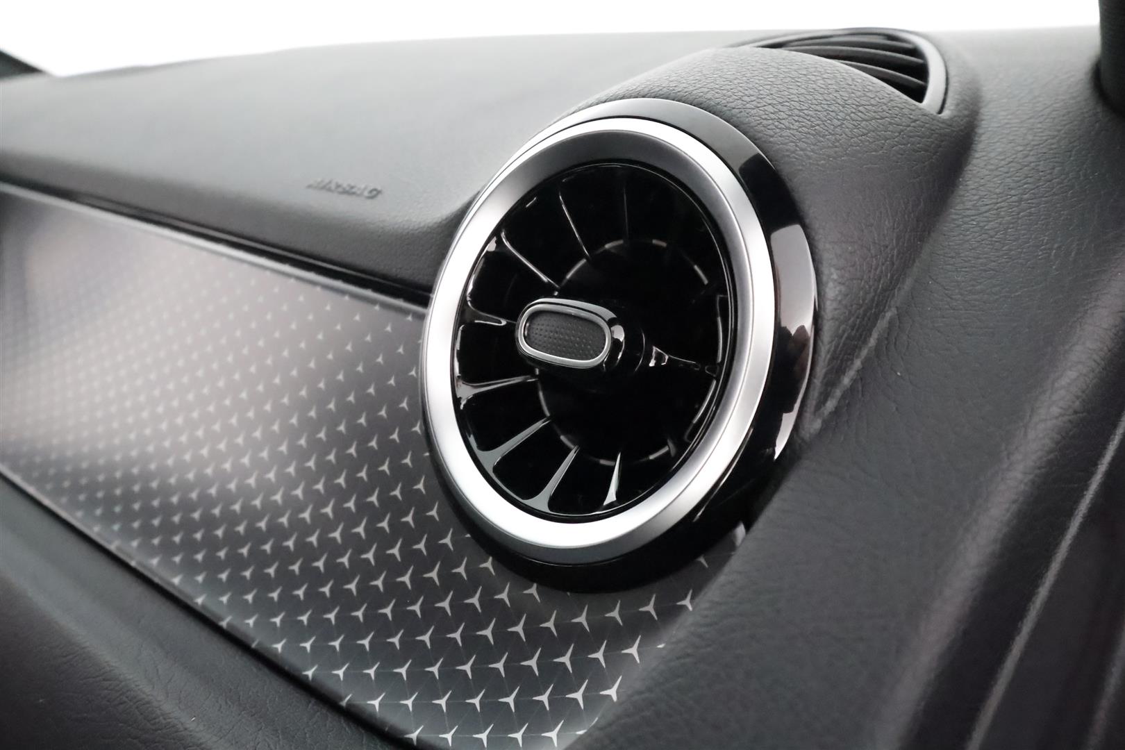 Mercedes-Benz GLA 2025