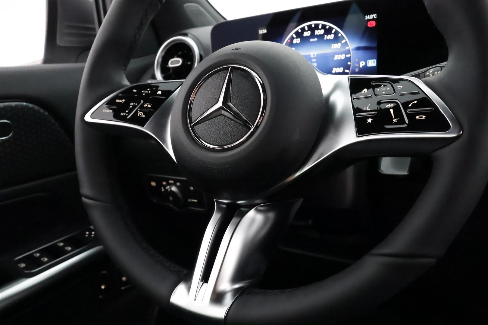 Mercedes-Benz GLA 2025