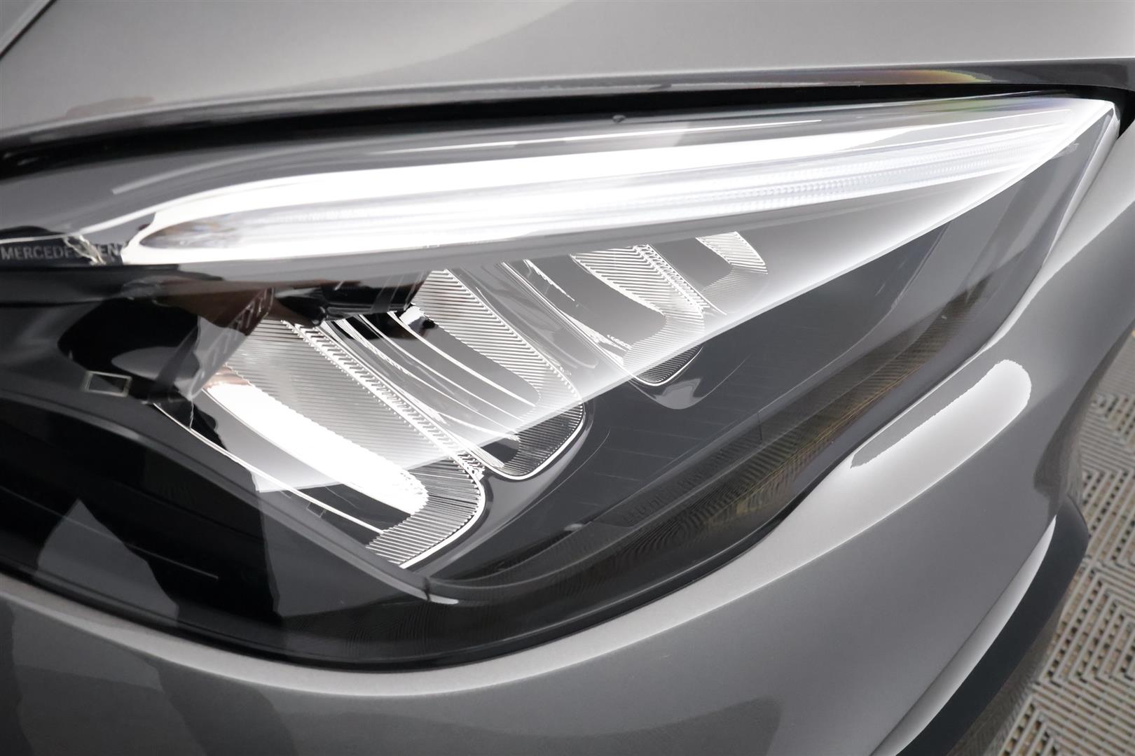 Mercedes-Benz GLA 2025