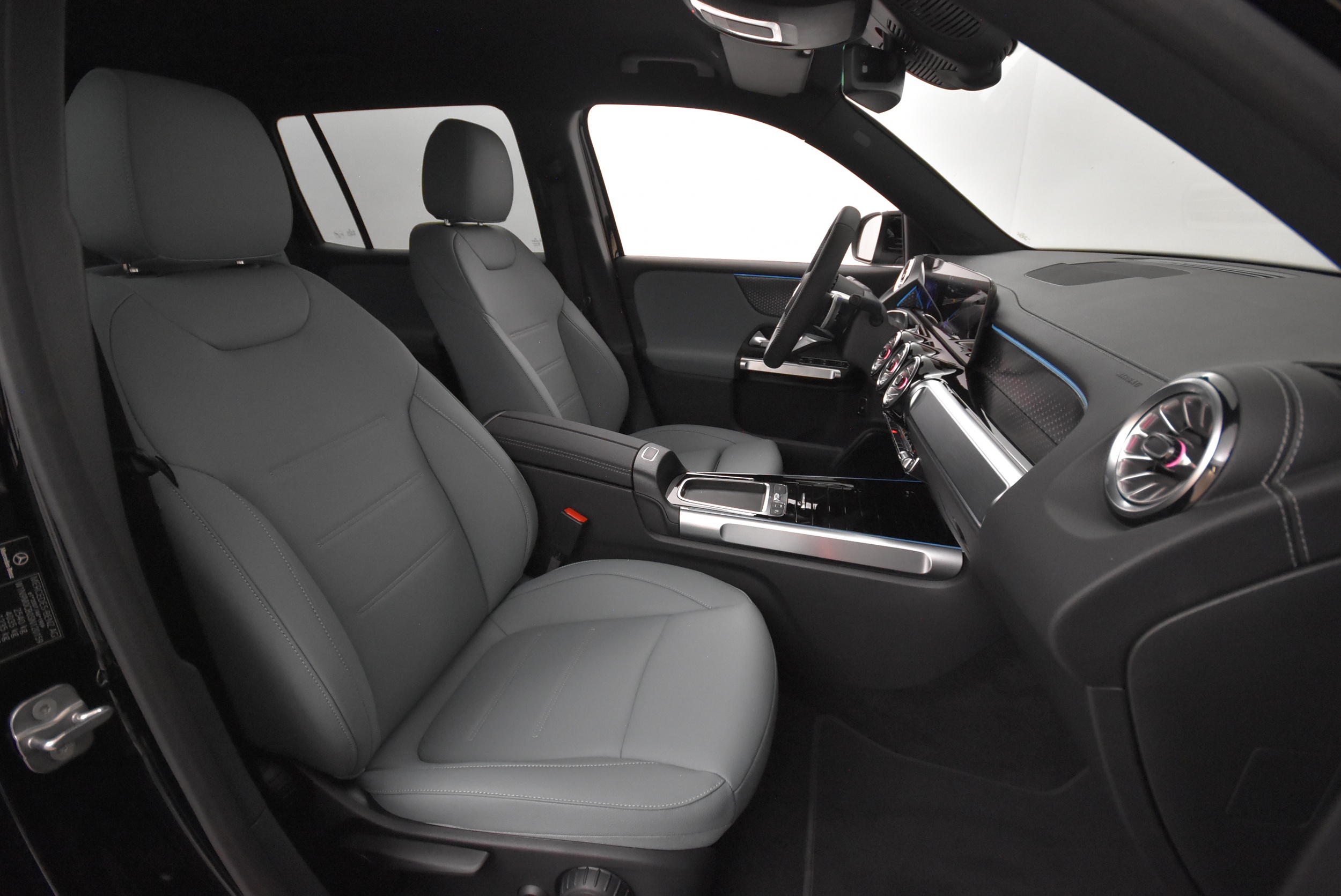 Mercedes-Benz EQB 2025