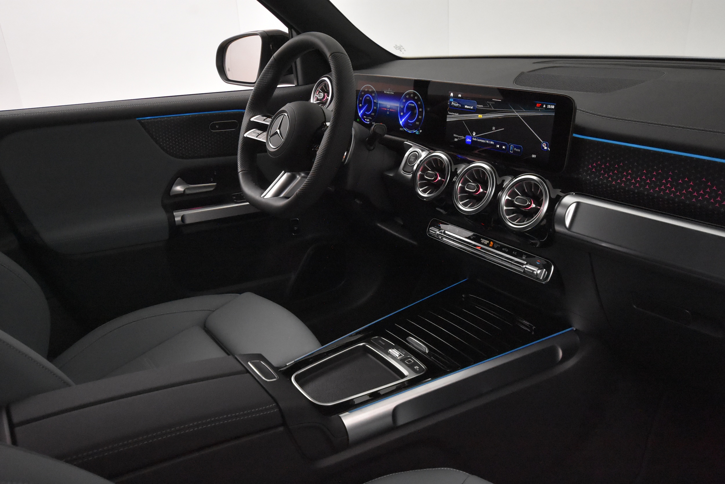 Mercedes-Benz EQB 2025